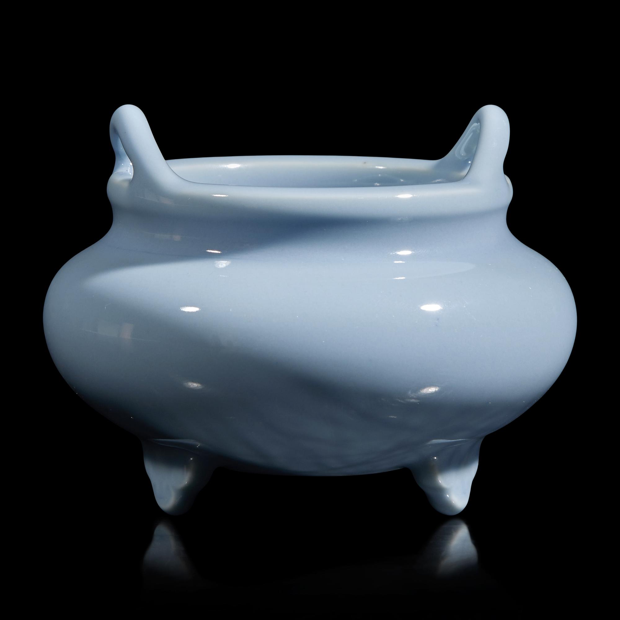 A Chinese Clair De Lune Glazed Censer, Kangxi Mark — 康熙款 天藍釉雙耳香爐