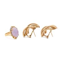COLLECTION OF YELLOW GOLD JEWELRY