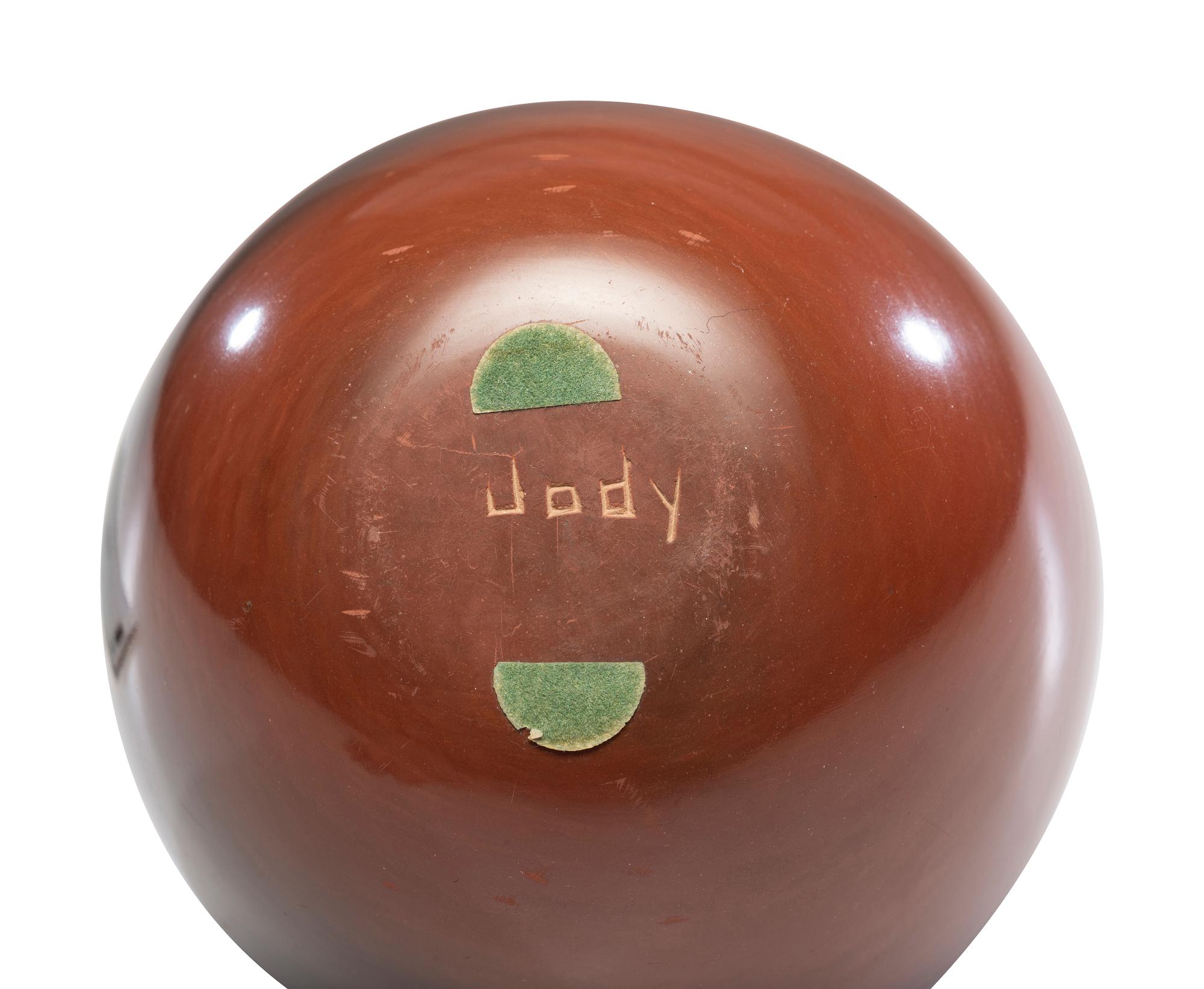 Two-toned Sgraffitoed Pottery Jar