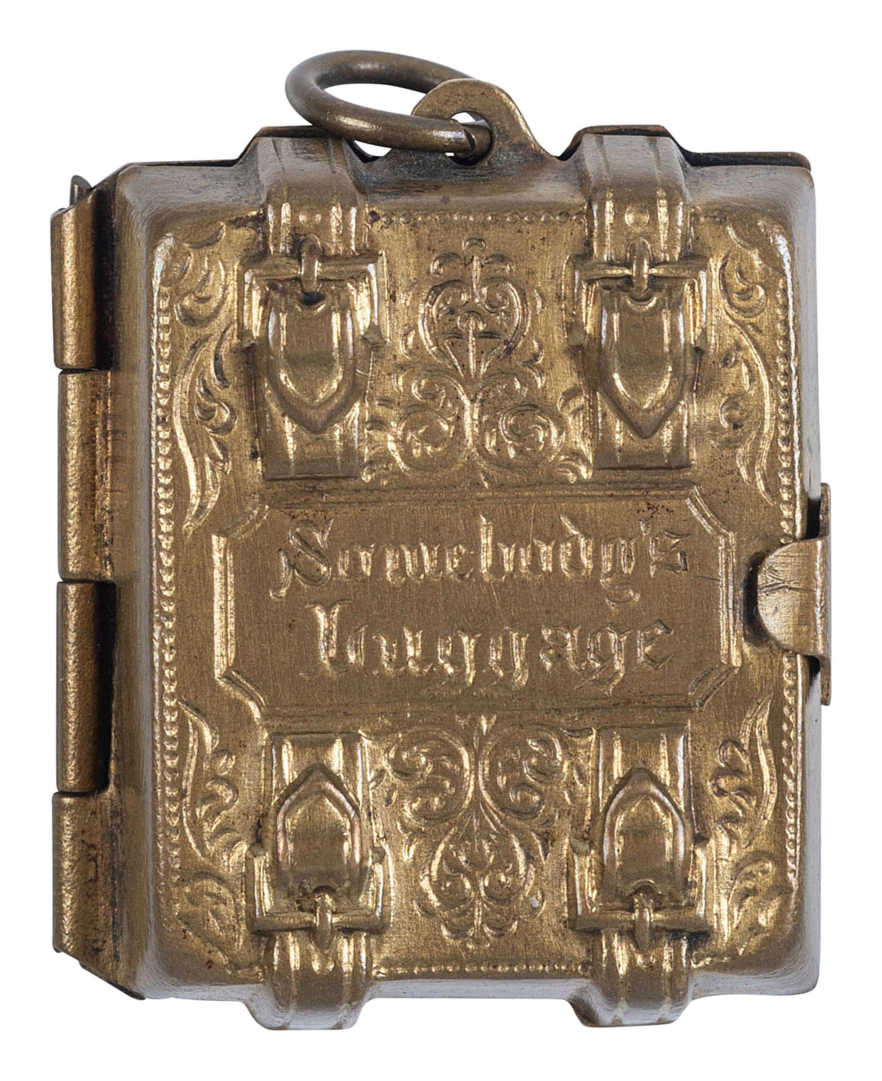[EARLY PHOT.] Miniature wedding locket containing 12 photos of Tom Thumb & Lavinia Warren. Ca 1863.
