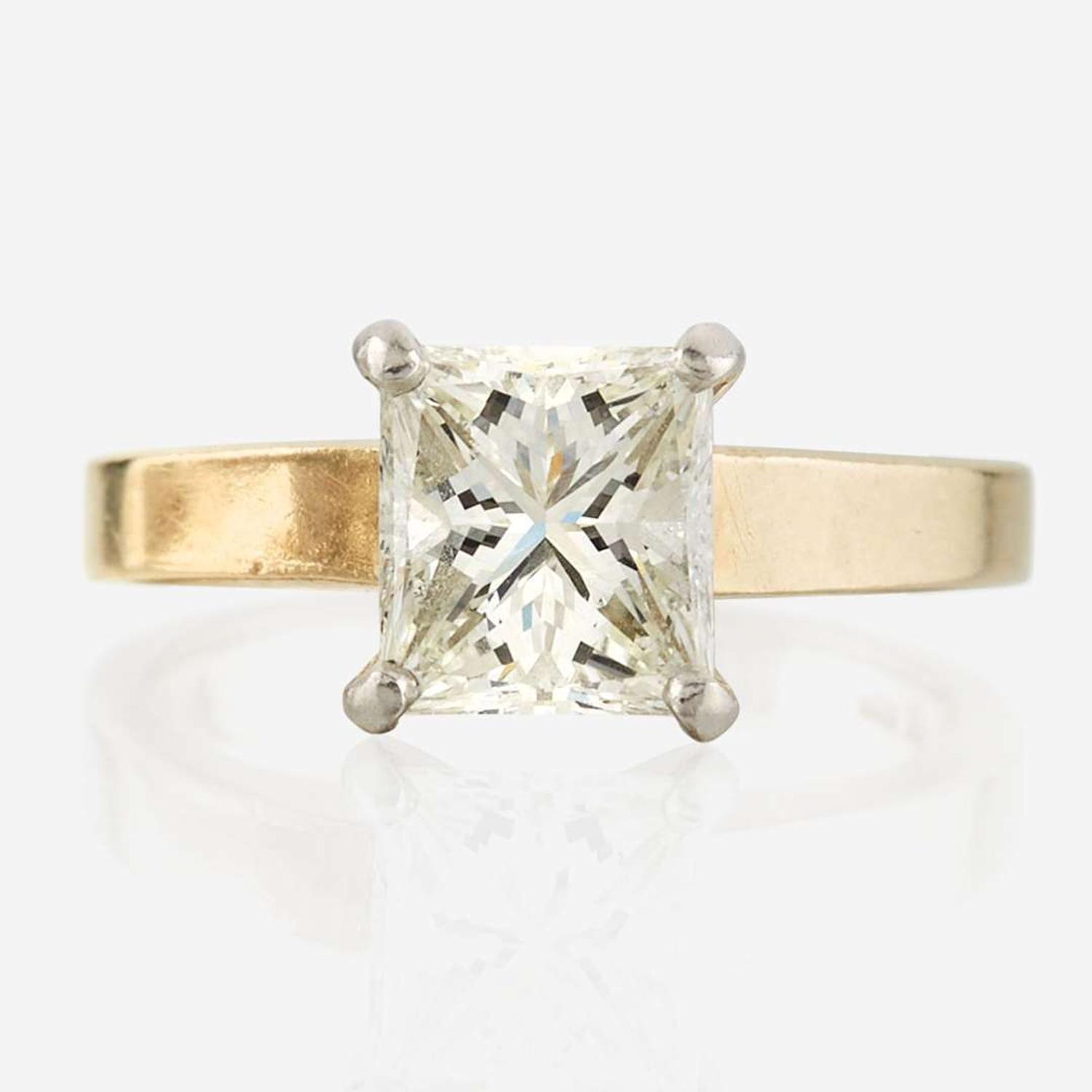A diamond solitaire