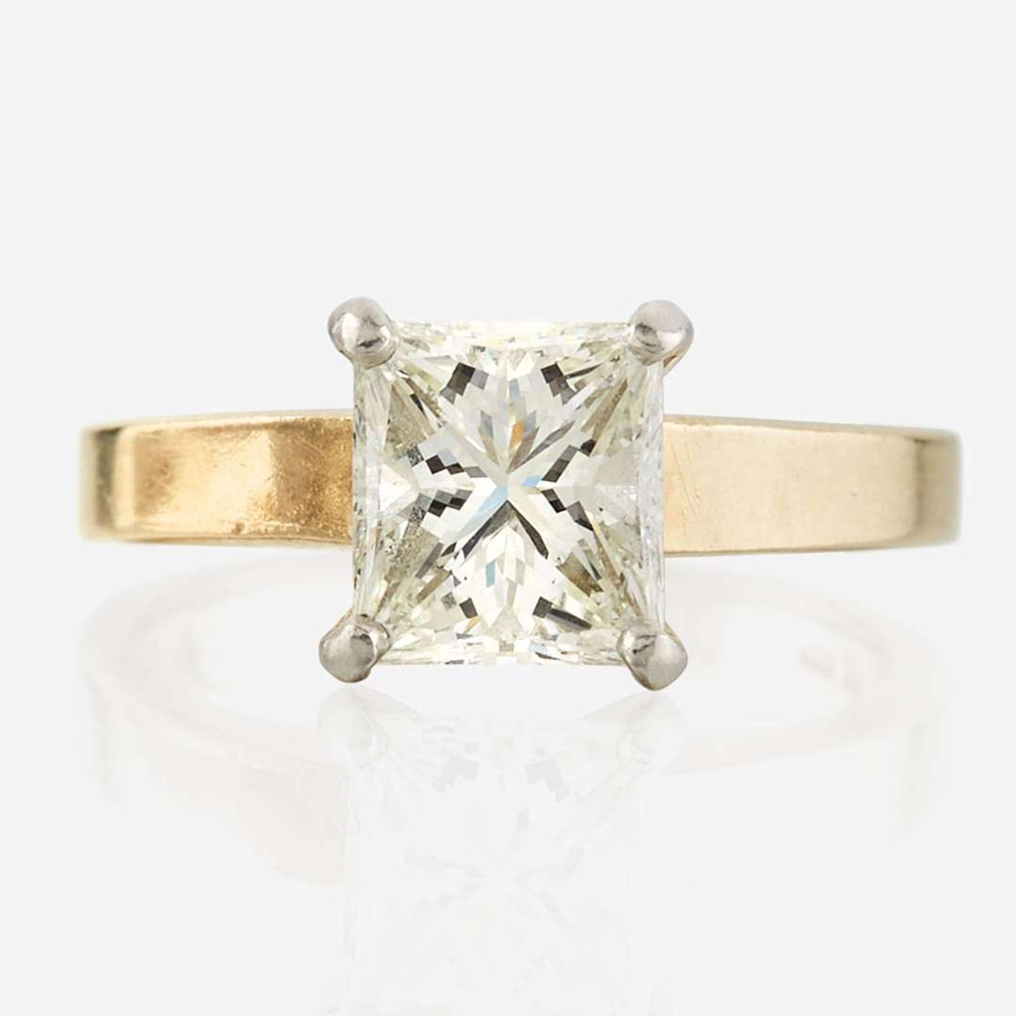 A diamond solitaire