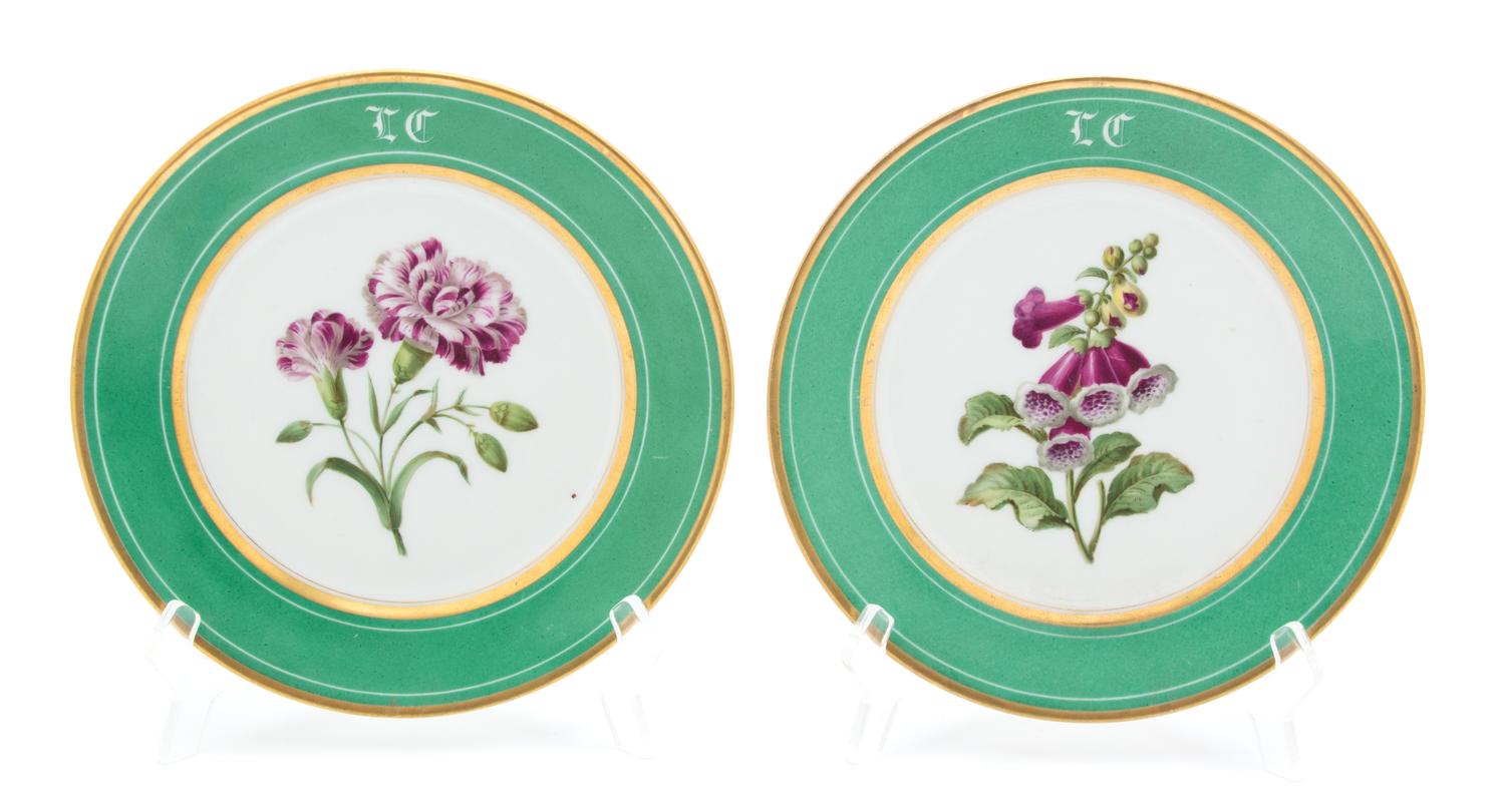 A Pair of Paris Porcelain Plates Diameter 8 5/8 inches. — 19TH CENTURY