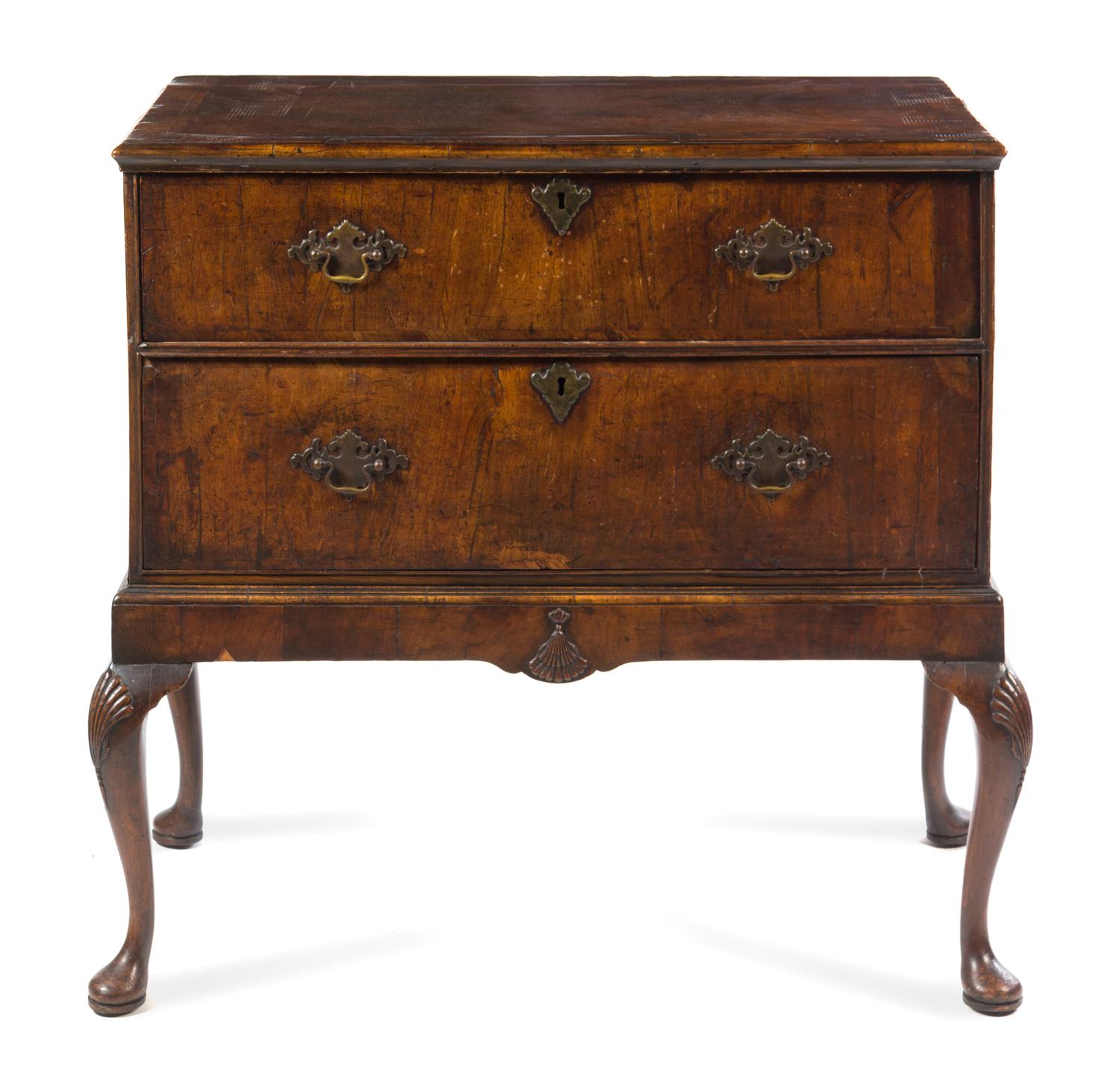 A Queen Anne Burl Walnut Lowboy Height 36 x width 37 x depth 22 inches. — 18TH CENTURY