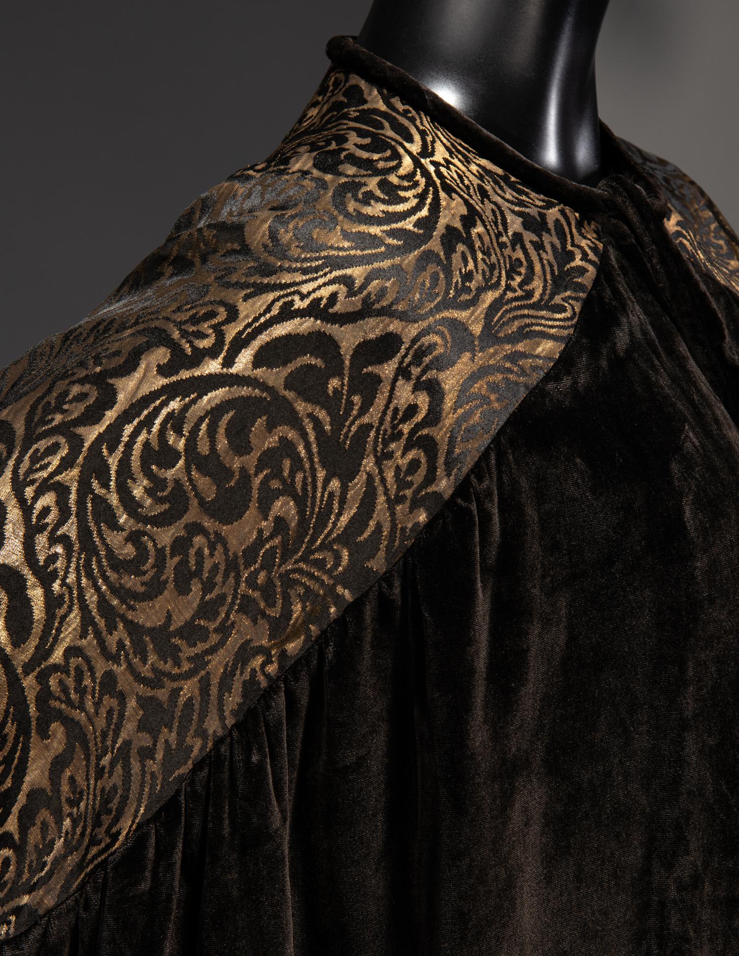 Velvet and Lamé Jacquard Evening Coat, 1910s
