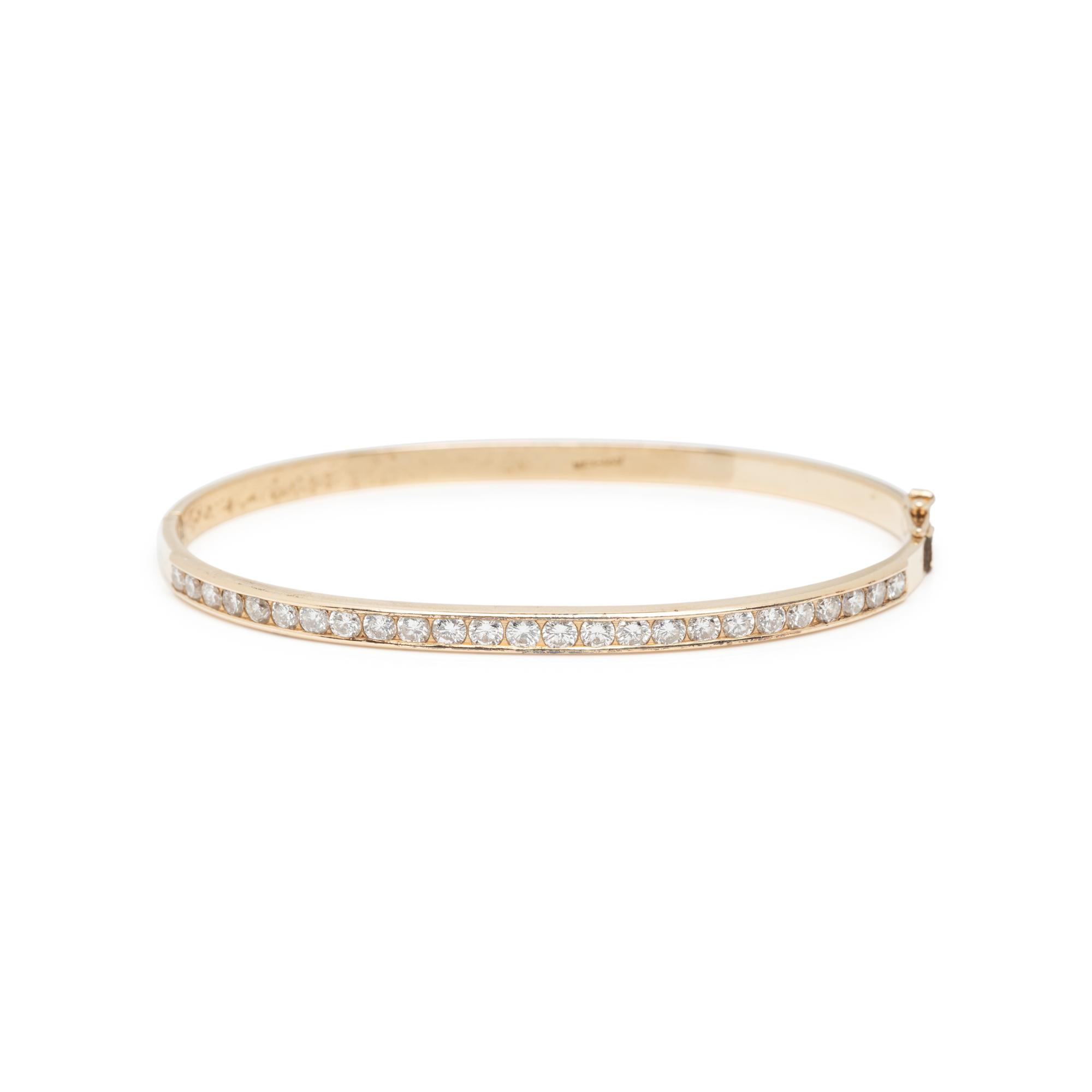 DIAMOND AND YELLOW GOLD BANGLE BRACELET