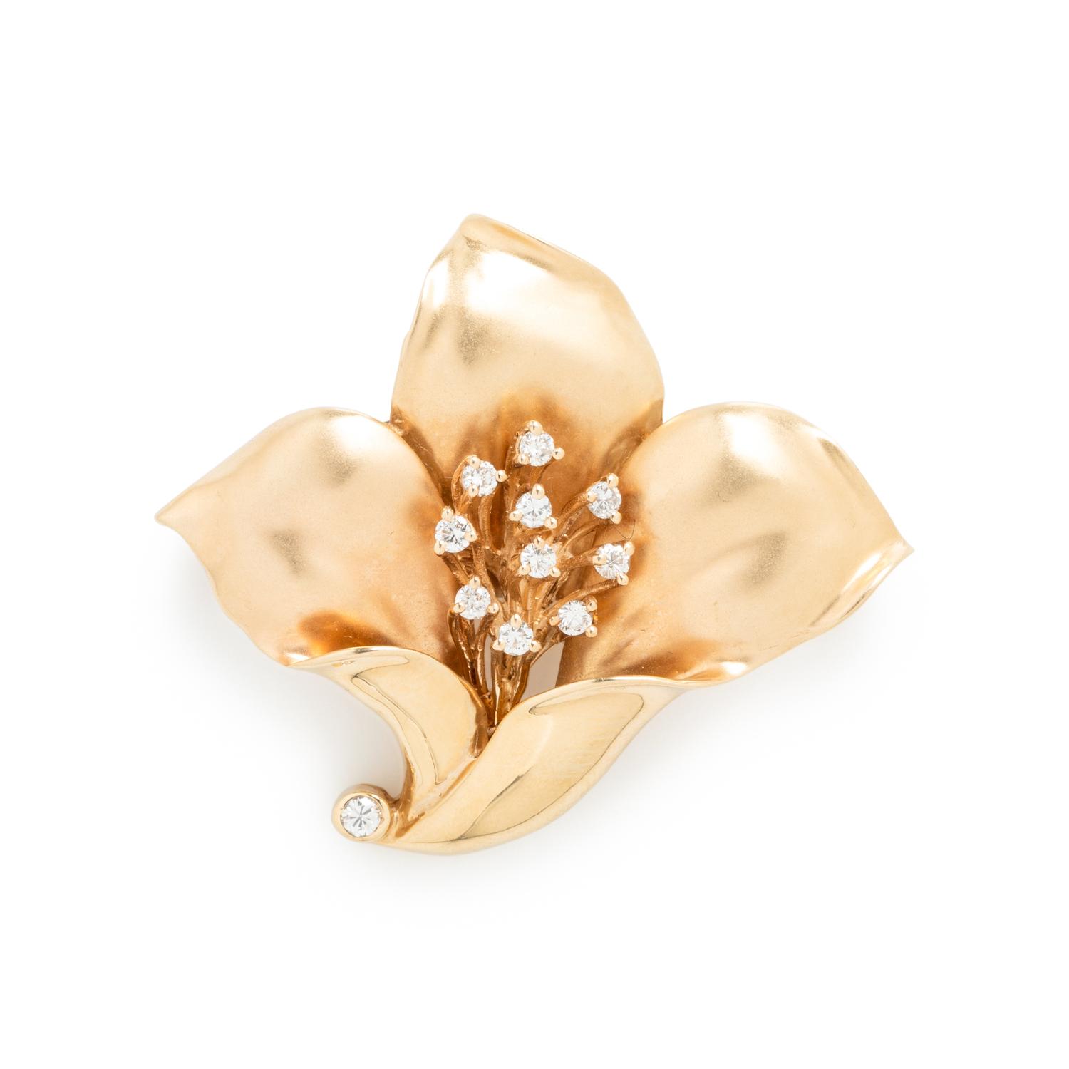 YELLOW GOLD AND DIAMOND FLOWER PENDANT/BROOCH