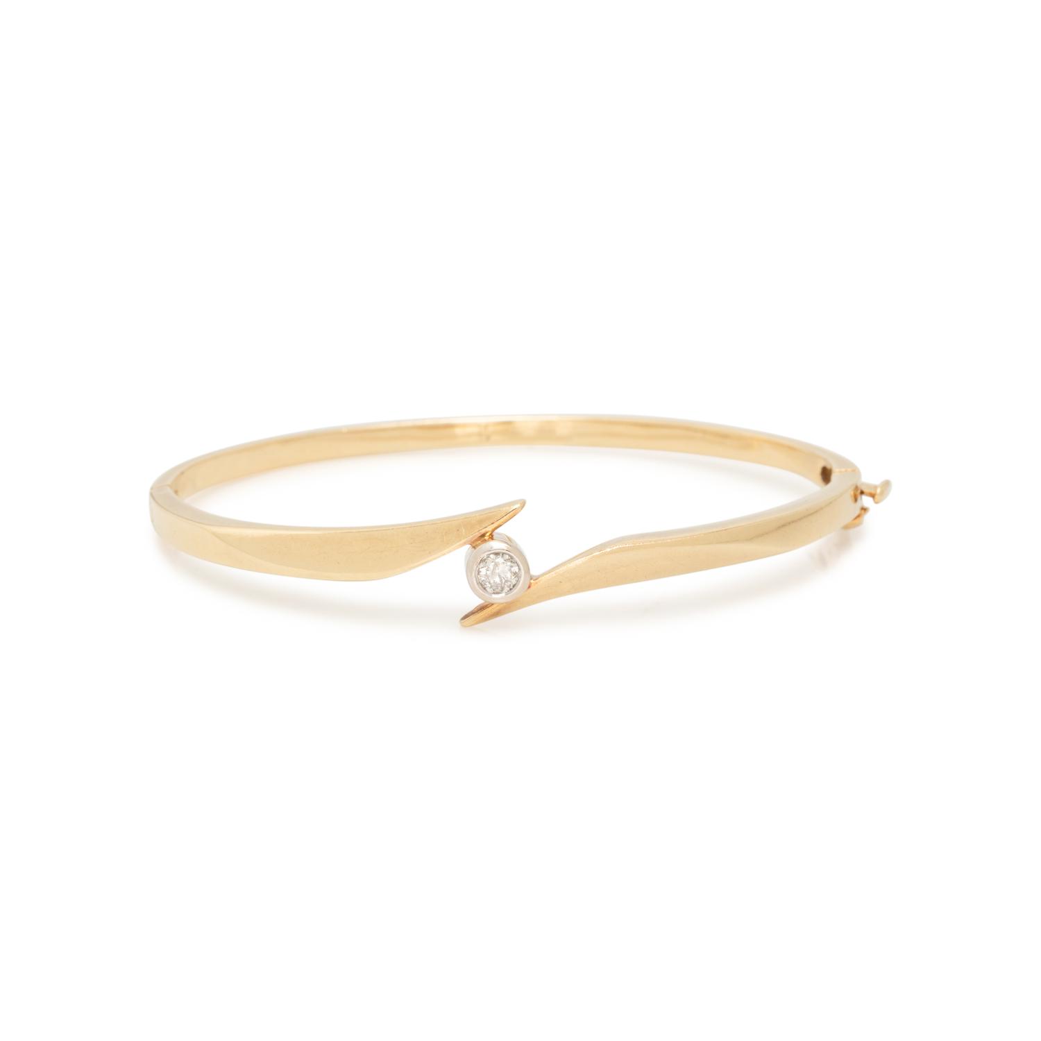 YELLOW GOLD AND DIAMOND BANGLE BRACELET
