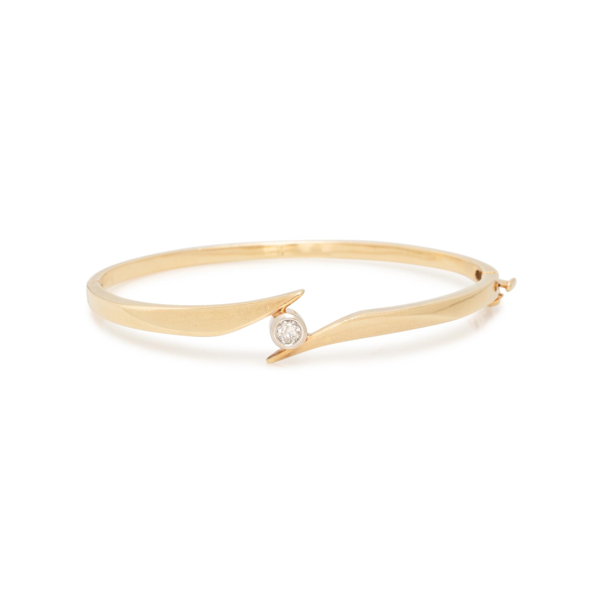 YELLOW GOLD AND DIAMOND BANGLE BRACELET