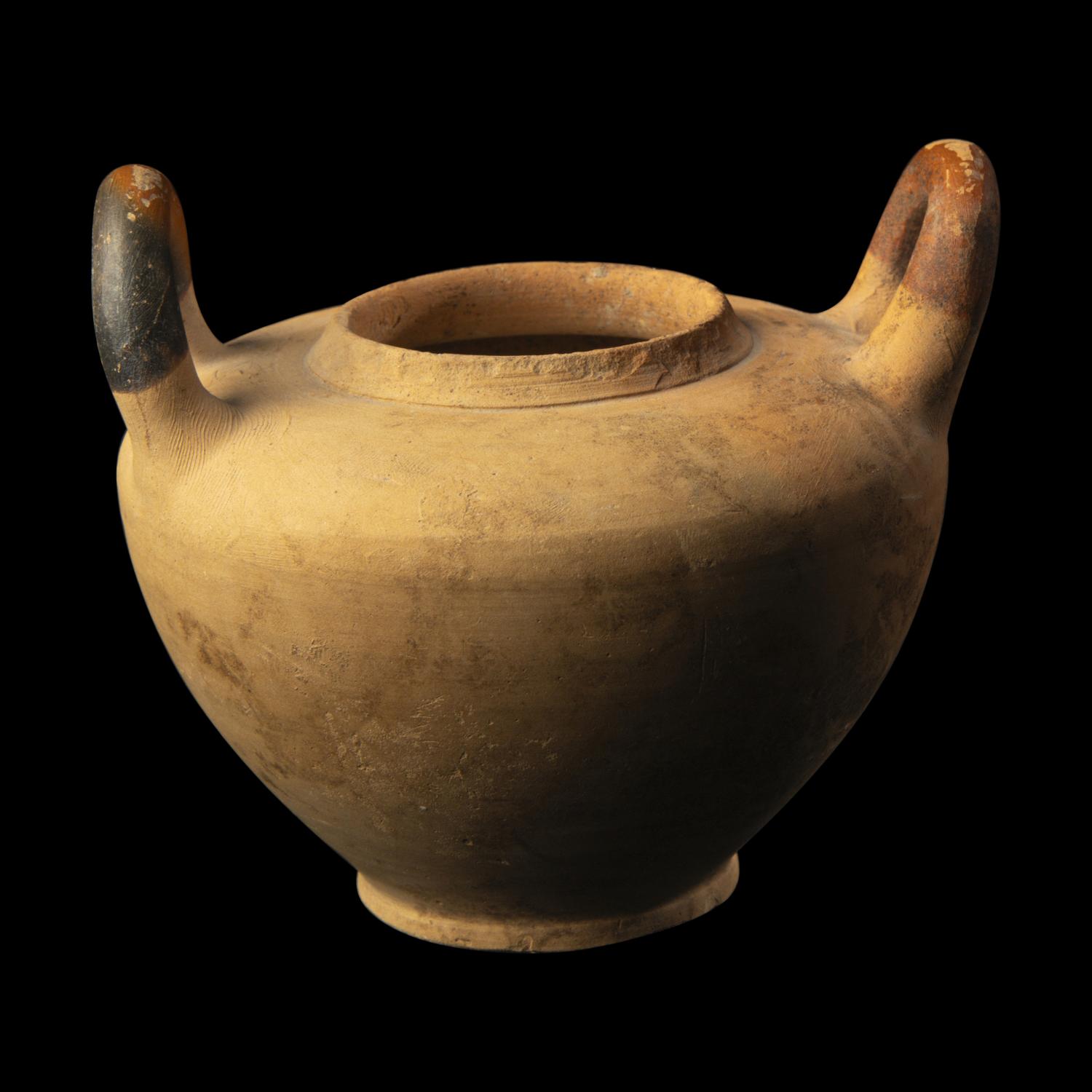 A Corinthian Terracotta Lebes Gamikos