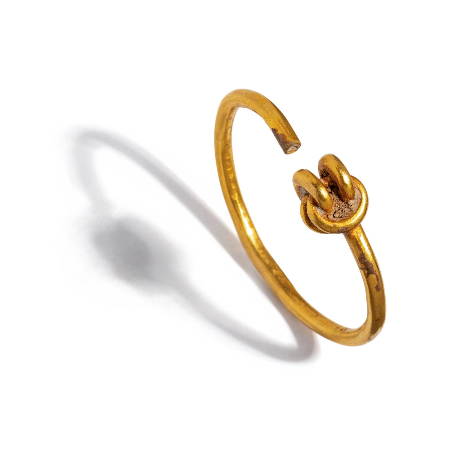 A Roman Gold Knot Bracelet