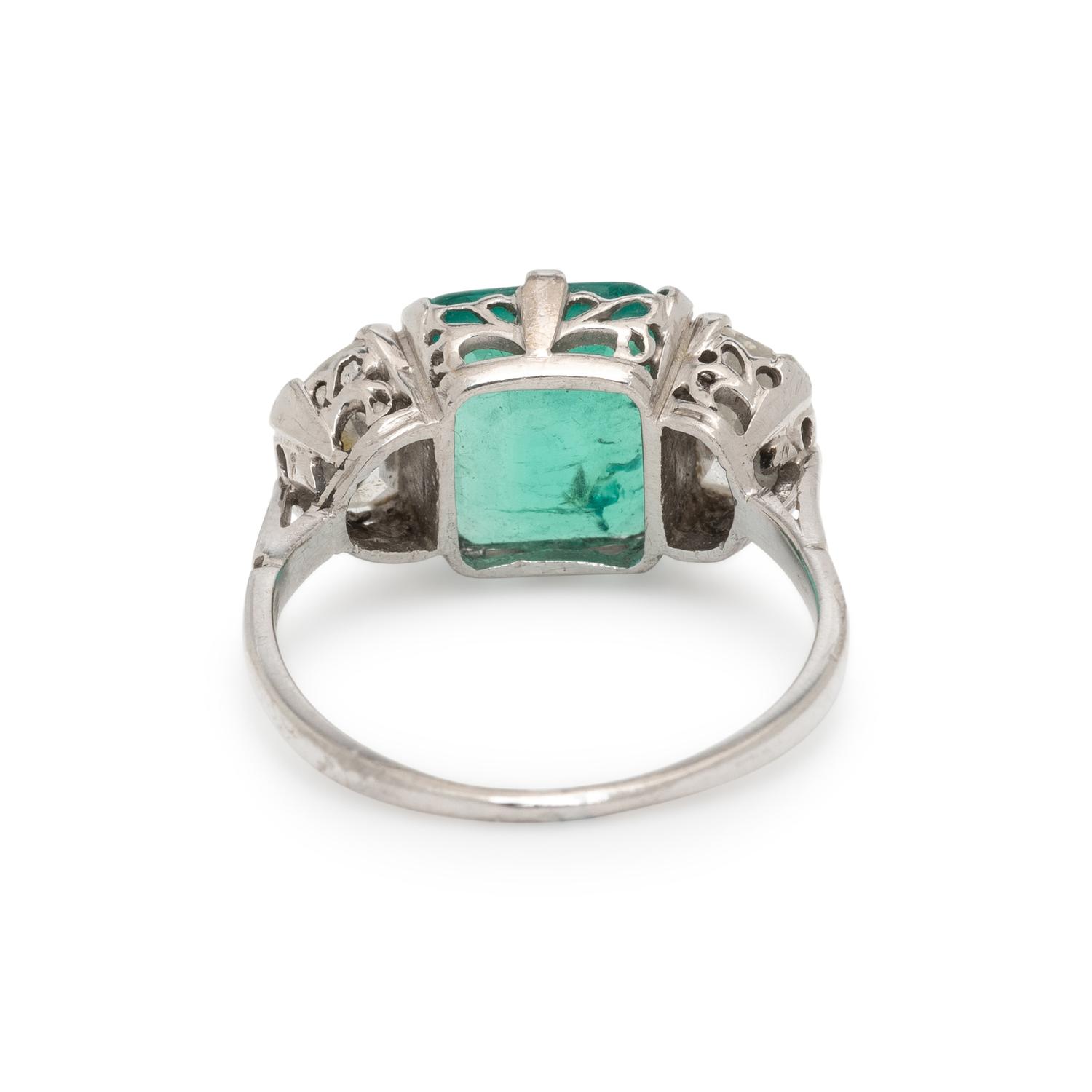COLOMBIAN EMERALD AND DIAMOND RING