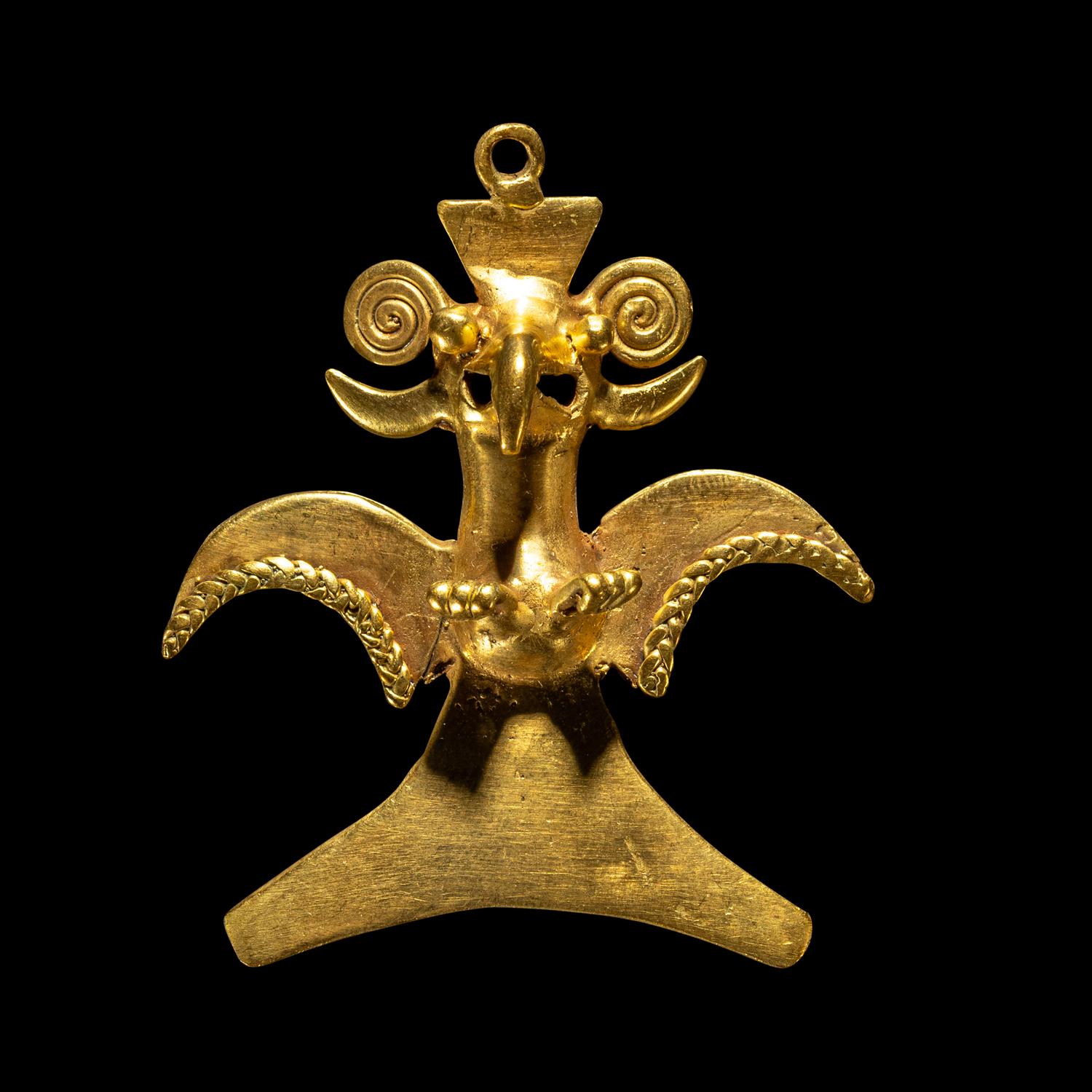 A Veraguas Gold Eagle Pendant