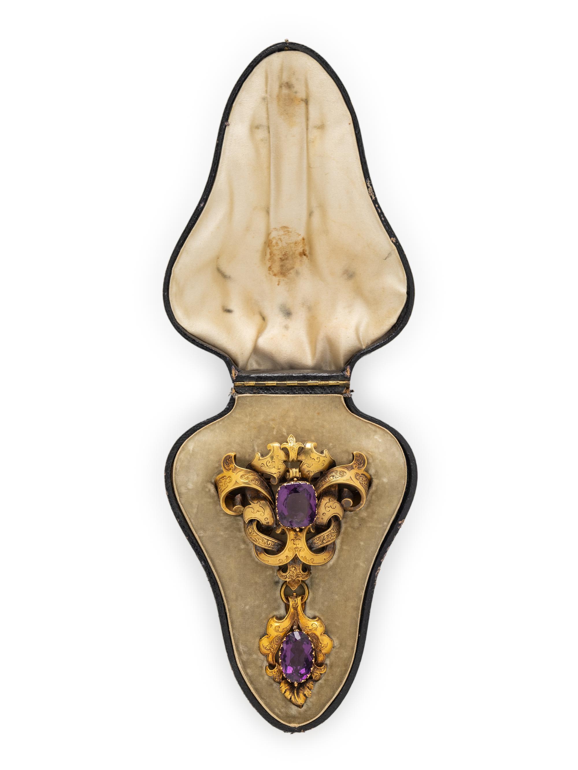 ANTIQUE, AMETHYST AND YELLOW GOLD BROOCH PENDANT
