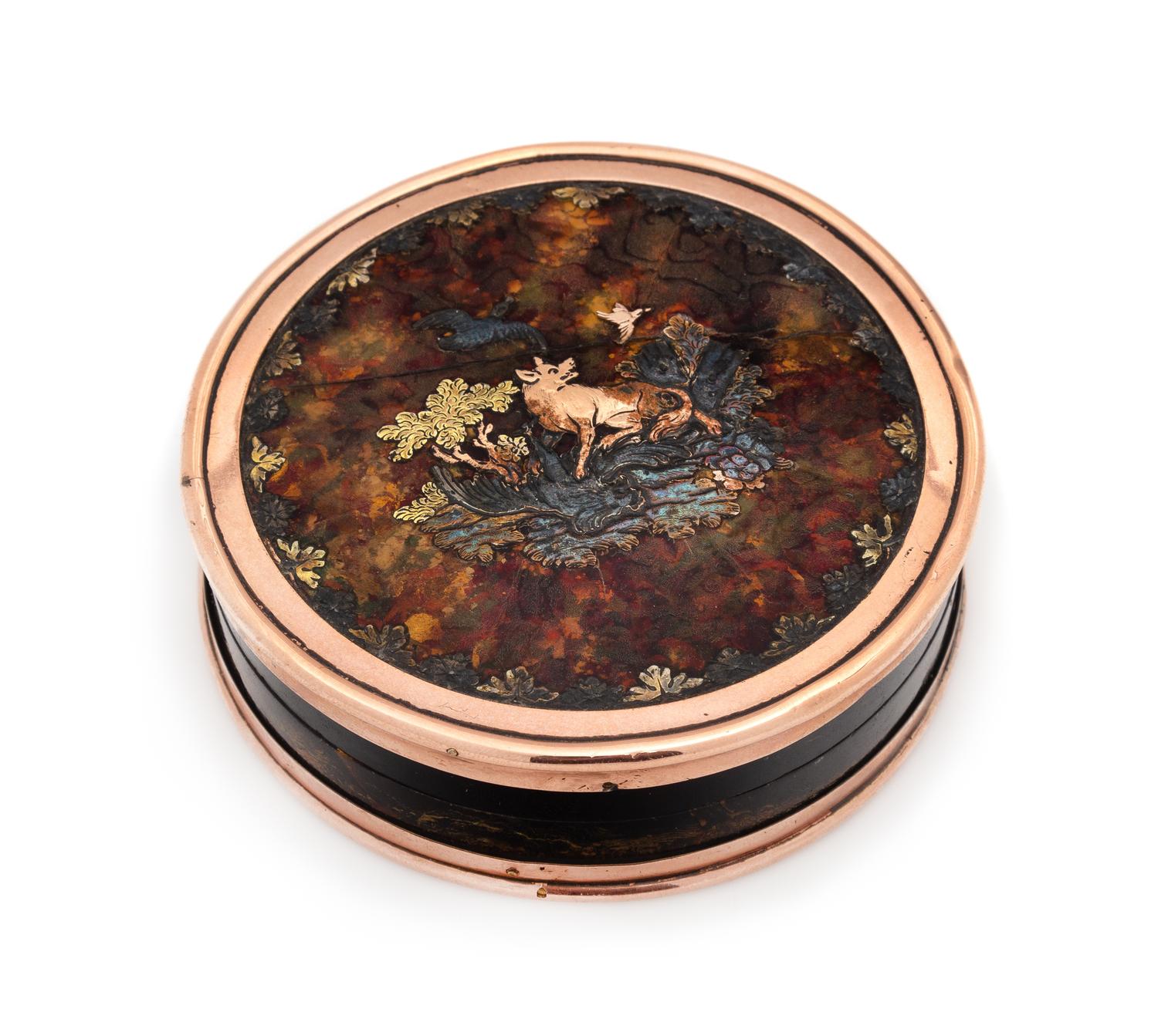 A Continental 12-Karat Tri-Colored Gold and Tortoise Shell Decorated Snuff Box Diameter 3 1/4 inches. — 19TH CENTURY