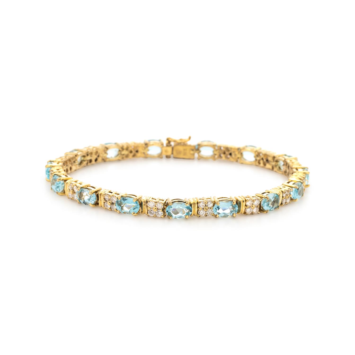 AQUAMARINE AND DIAMOND BRACELET
