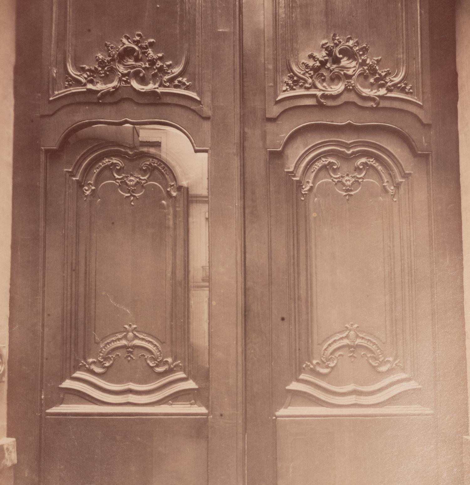 A group of three photographs ( Hôtel de la Comtess de Verrue, rue du Regard , 1899; Hôtel de Gouffier, rue de Varenne 56 , 1899-1900; Hôtel d'Argouges, rue Seguier 16 , 1900)