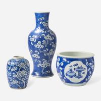 A Chinese blue and white small jardinière and two vases 青花小花盆及花瓶兩隻 Kangxi period and later ? ?? ???