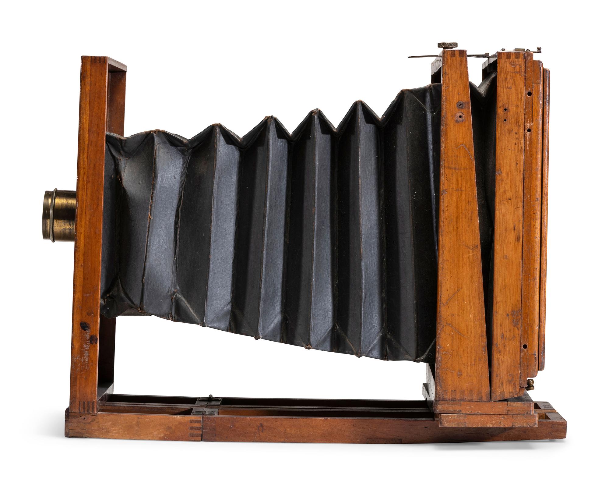 [EARLY PHOTOGRAPHY]. Field view camera, Nancy Hanks model. G. Gennert, New York, ca 1896-1903.