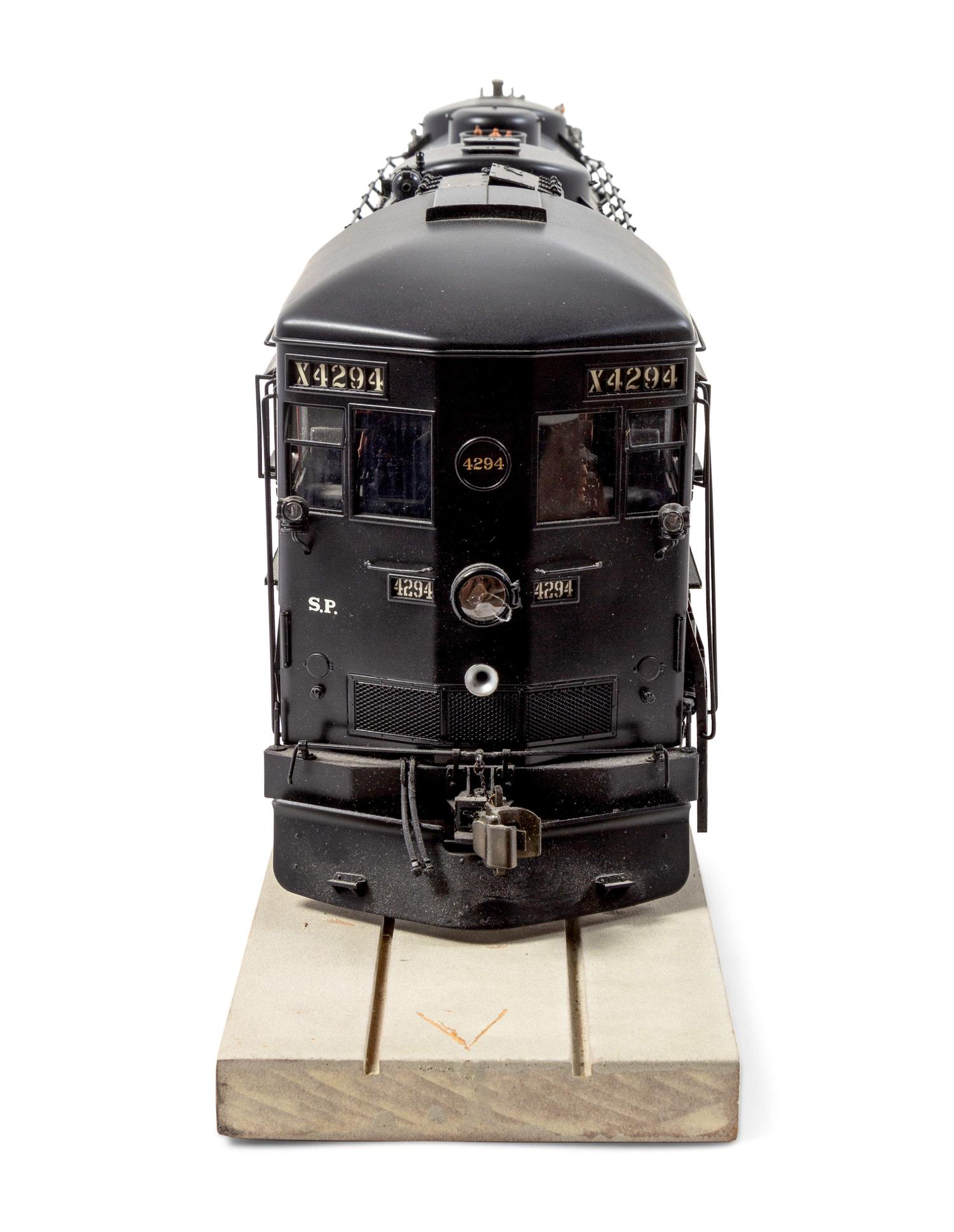 An Accucraft Polychrome 1-Gauge Southern Pacific Lines 2-8-8-4 Locomotive and Tender