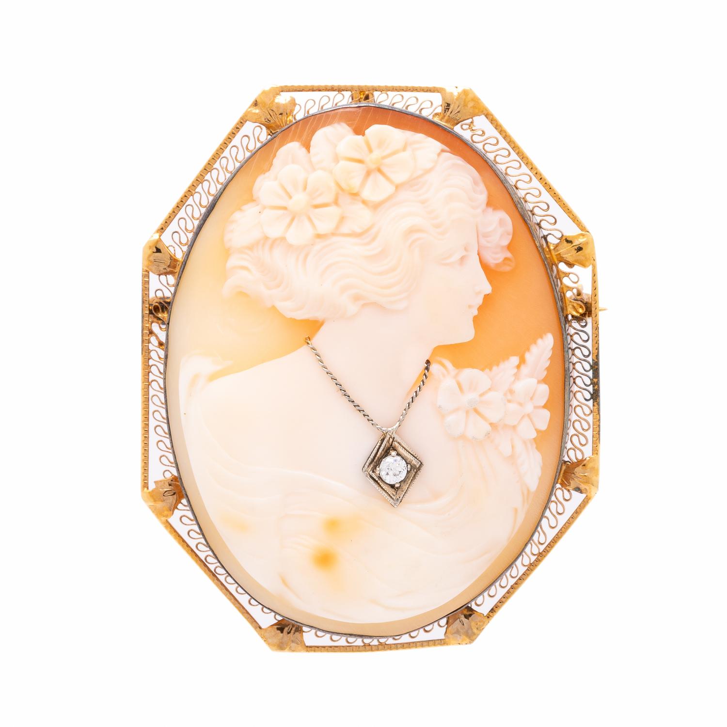 Shell Cameo and Yellow Gold Pendant Brooch