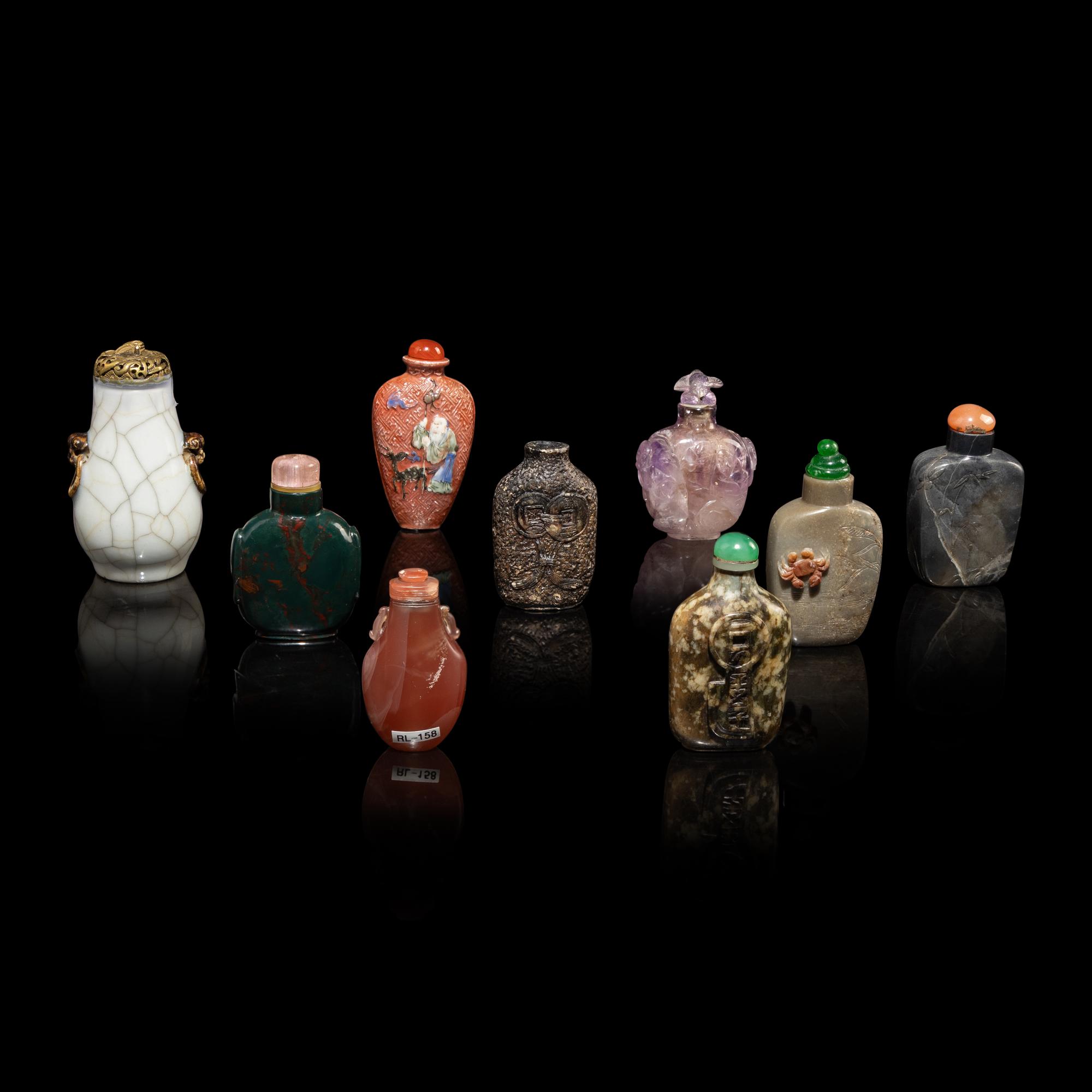 Nine Chinese Hardstone and Porcelain Snuff Bottles, 19th-20th Century — 晚清-民國 各式鼻烟壺一組九件