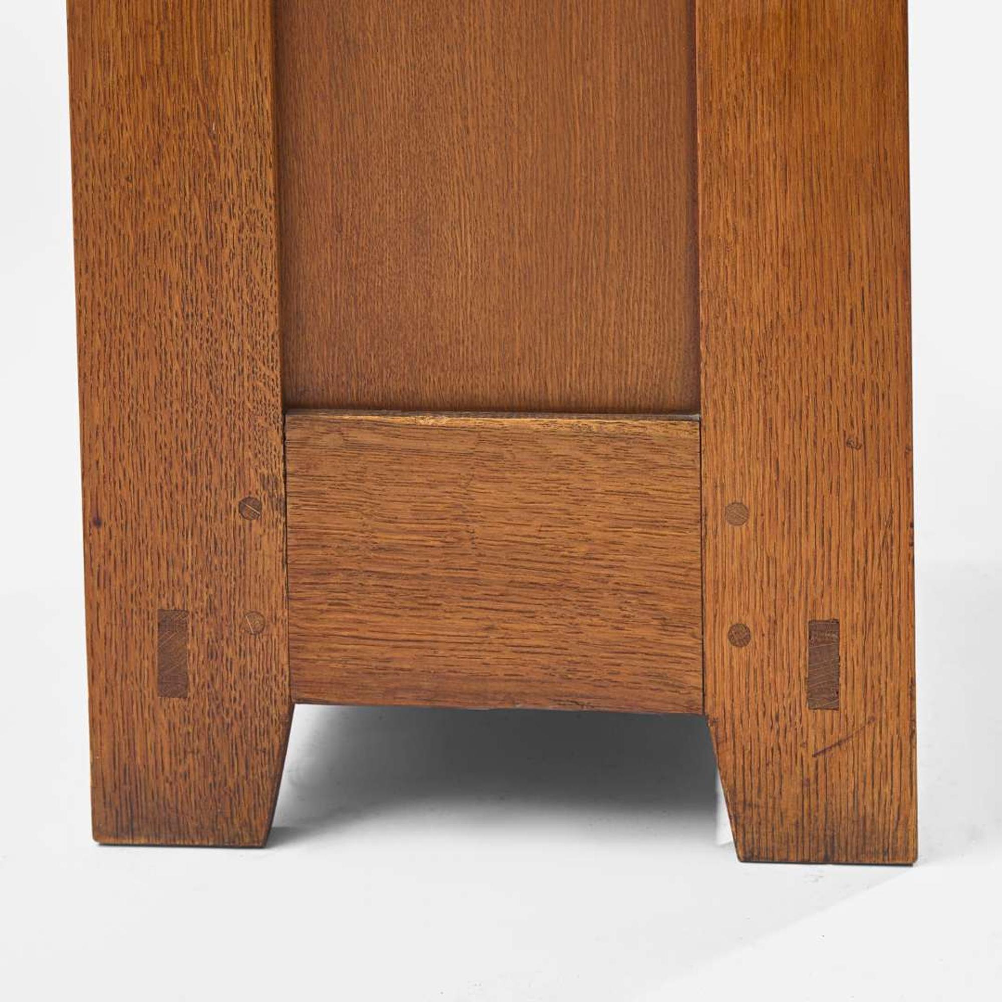 Gustav Stickley Magazine Cabinet No. 548, Eastwood, New York, circa 1902