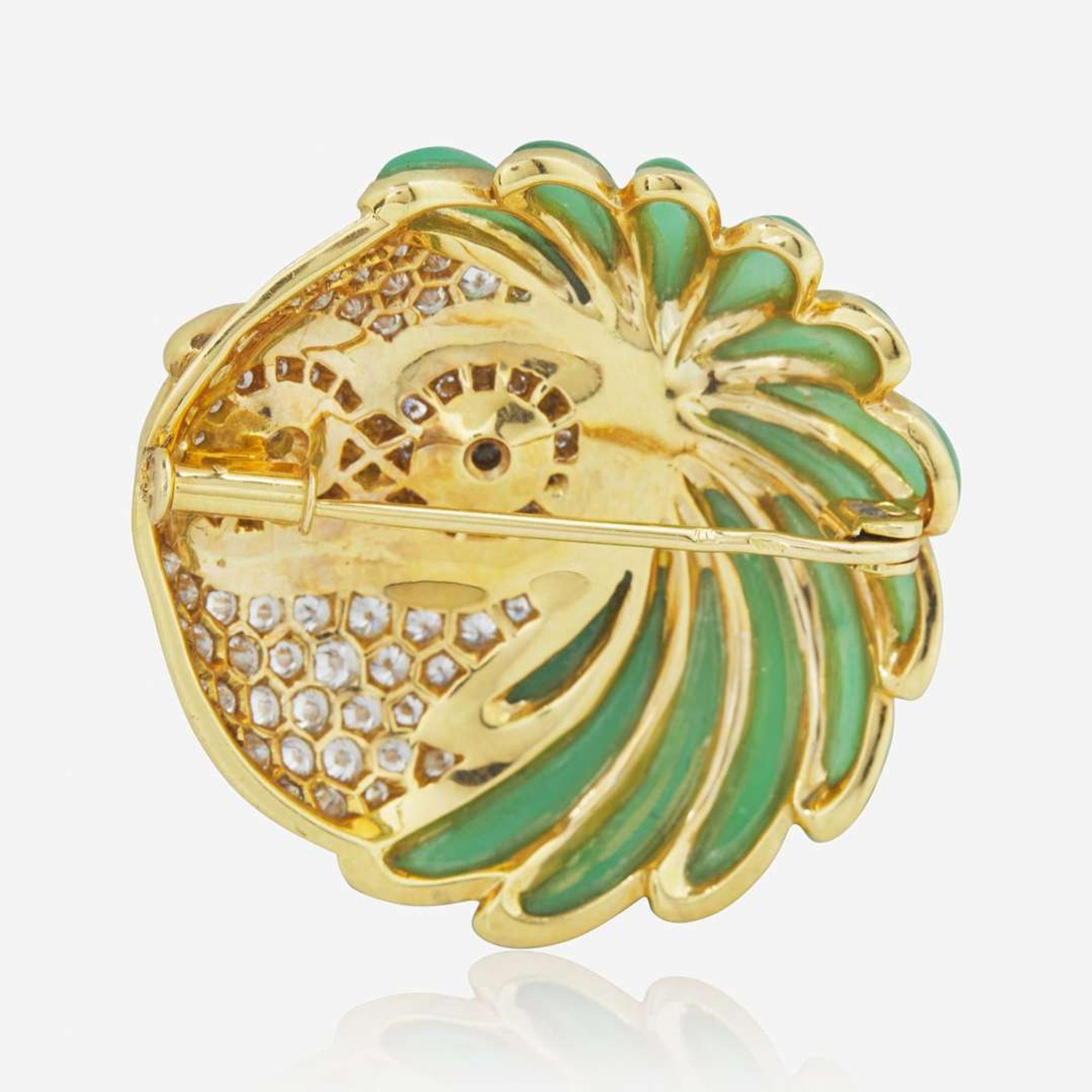 An 18K Yellow Gold, Green Onyx, and Diamond Owl Brooch French