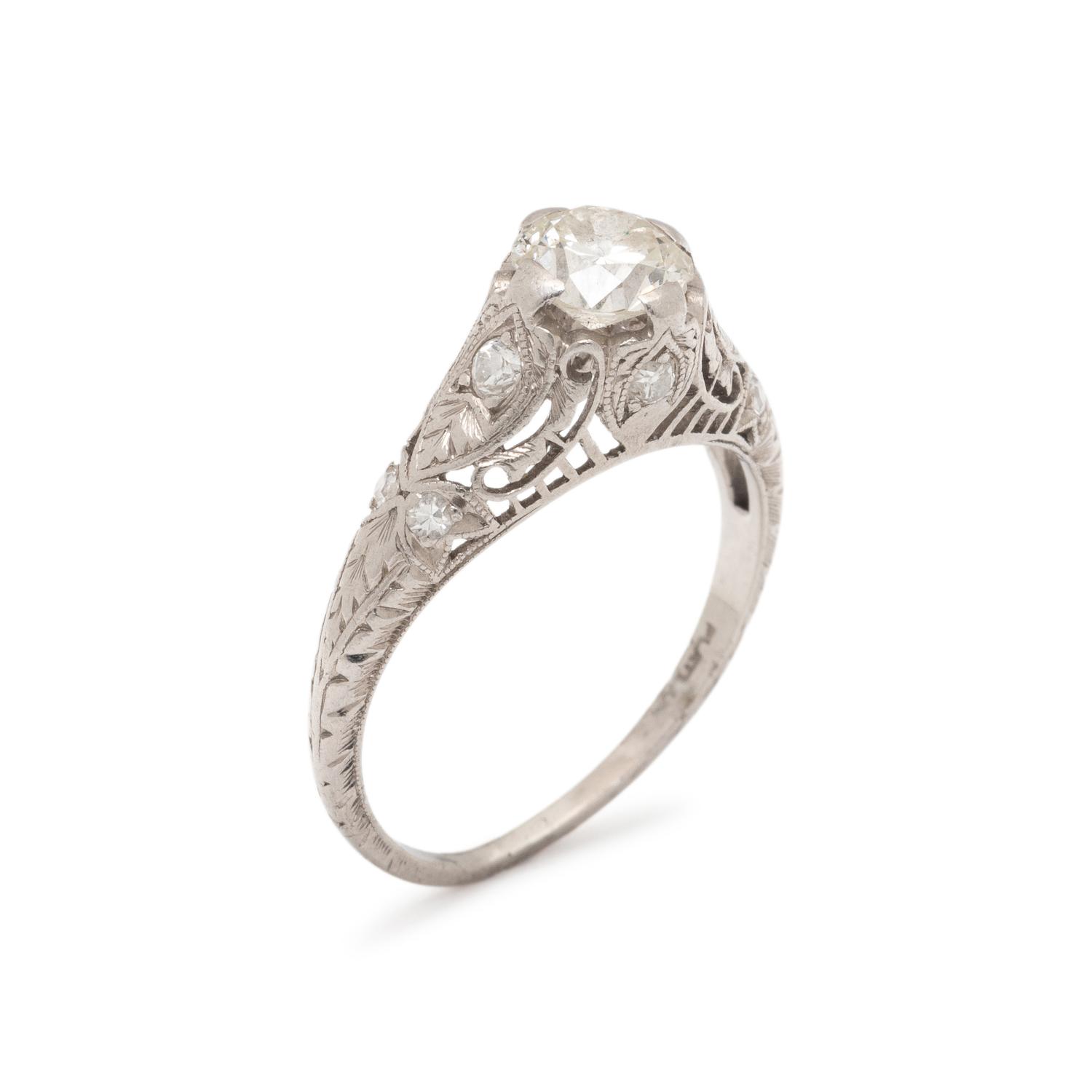 DIAMOND RING