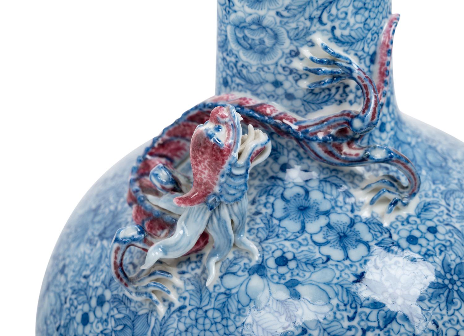 A Chinese Blue and White Porcelain Bottle Vase