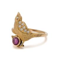 YELLOW GOLD, RUBY AND DIAMOND BIRD RING