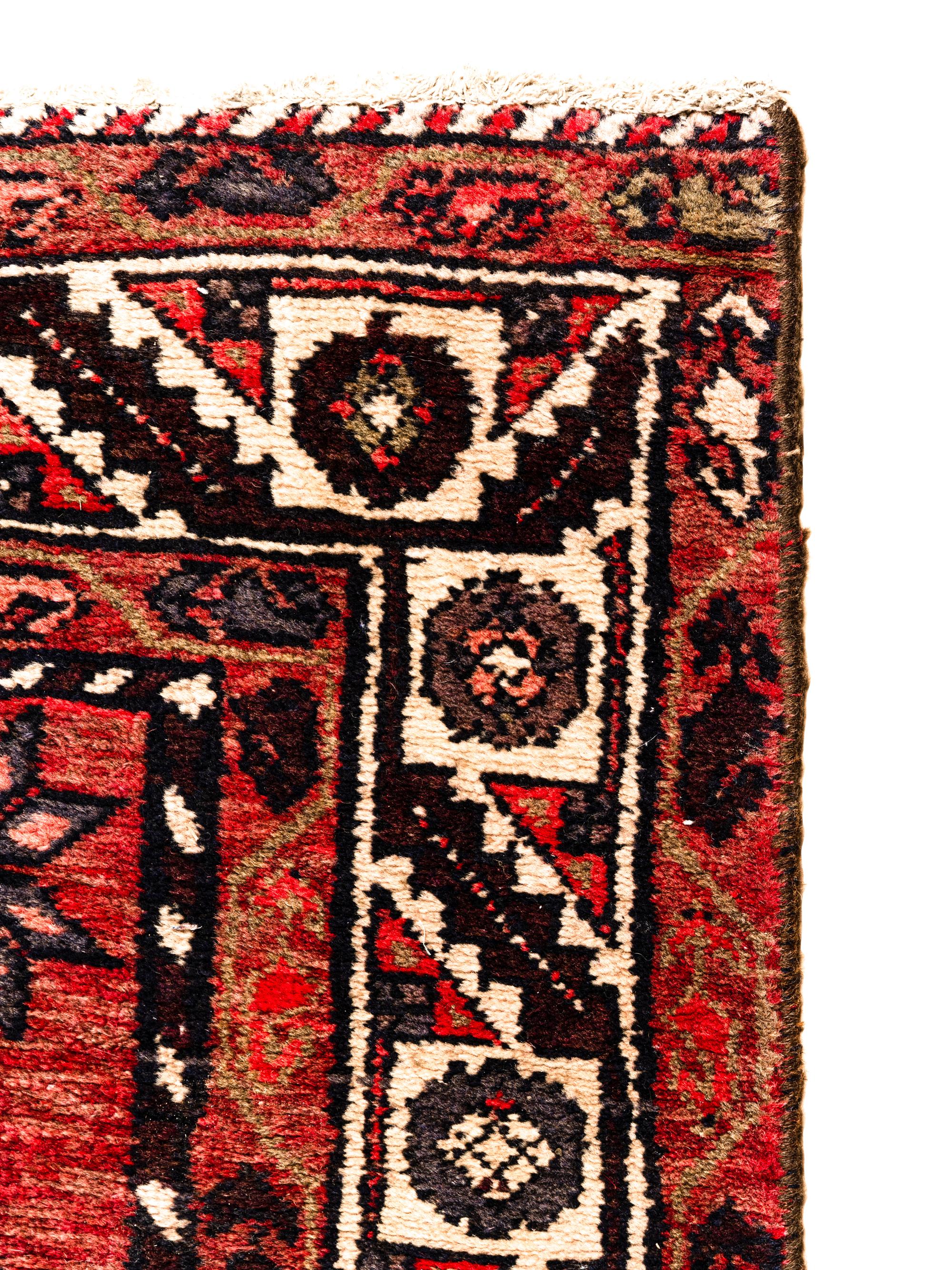 A Bakhtiari Wool Runner