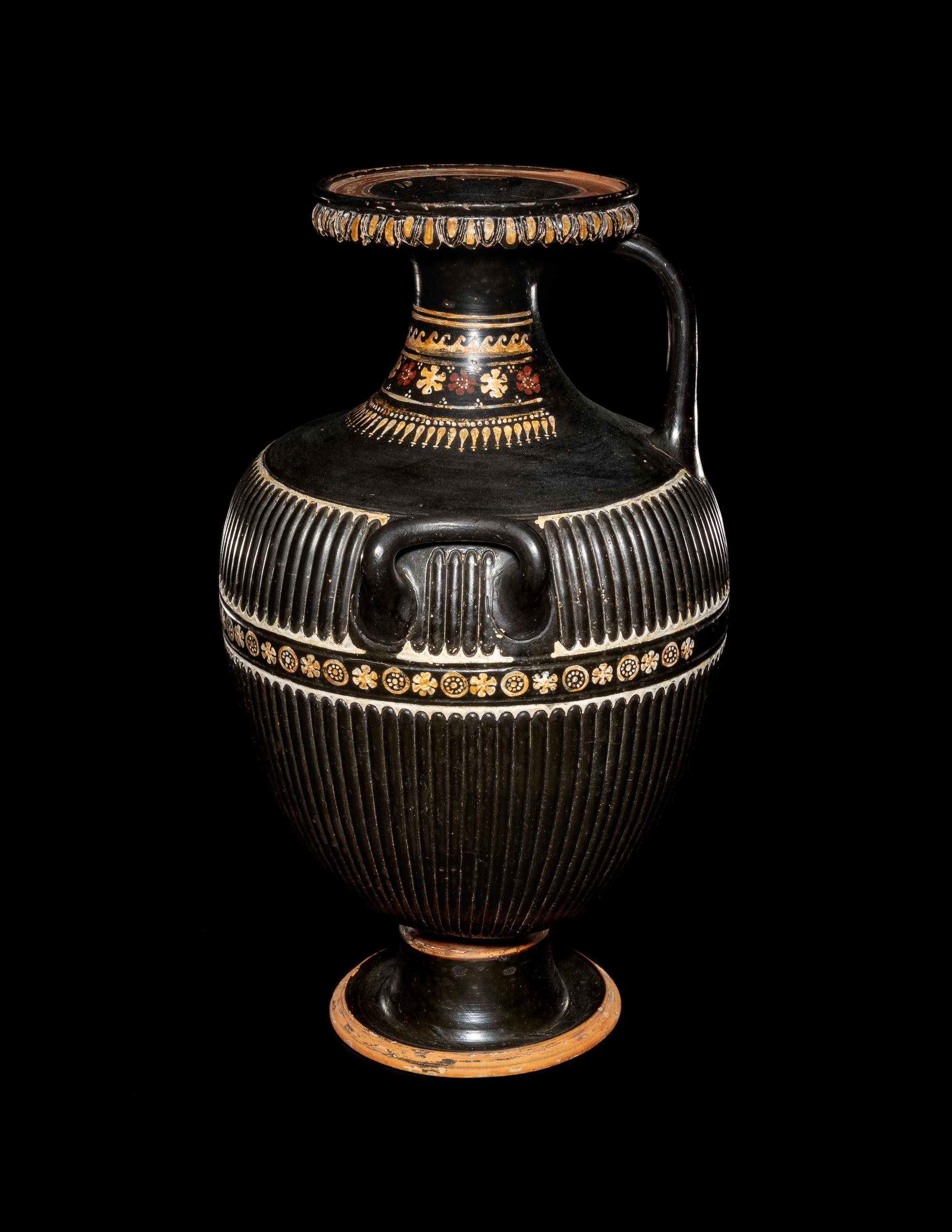 An Apulian Gnathian-Ware Ribbed Hydria