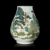 A Large Chinese Famille Rose 'Hundred Deer' Hu Vase, 19th/20th Century 晚清/民国 粉彩百鹿尊