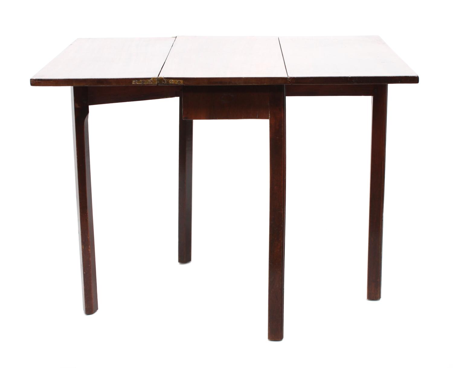 An American Mahogany Gate-Leg Table Height 27 x depth 15 1/2 x width 28 1/2 inches