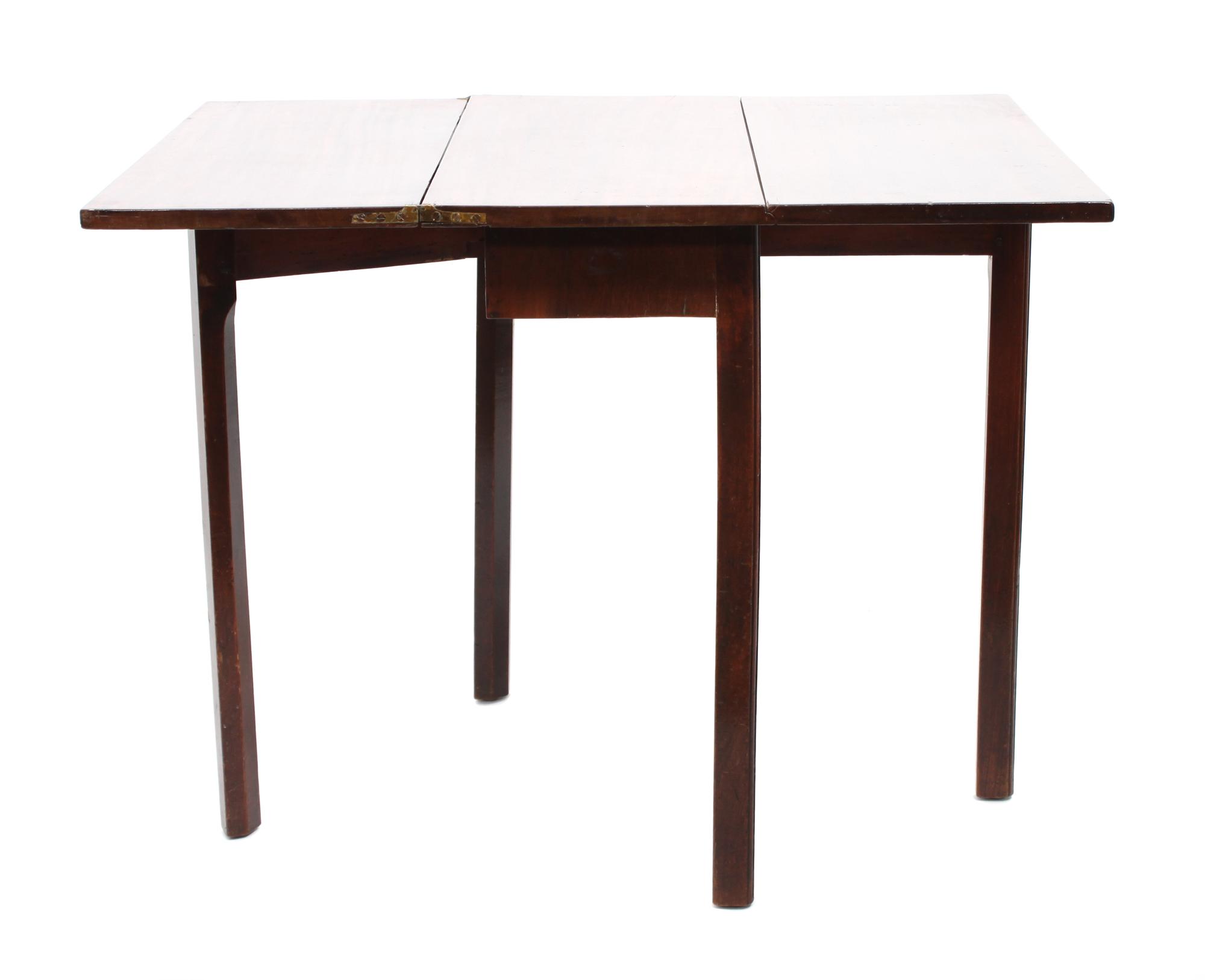 An American Mahogany Gate-Leg Table Height 27 x depth 15 1/2 x width 28 1/2 inches