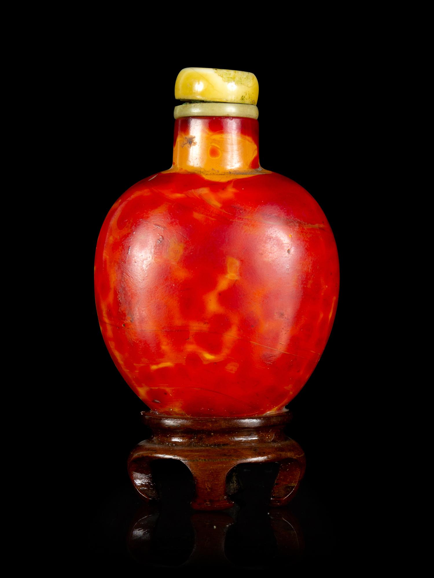 A Chinese Glass Imitating Relgar Snuff Bottle