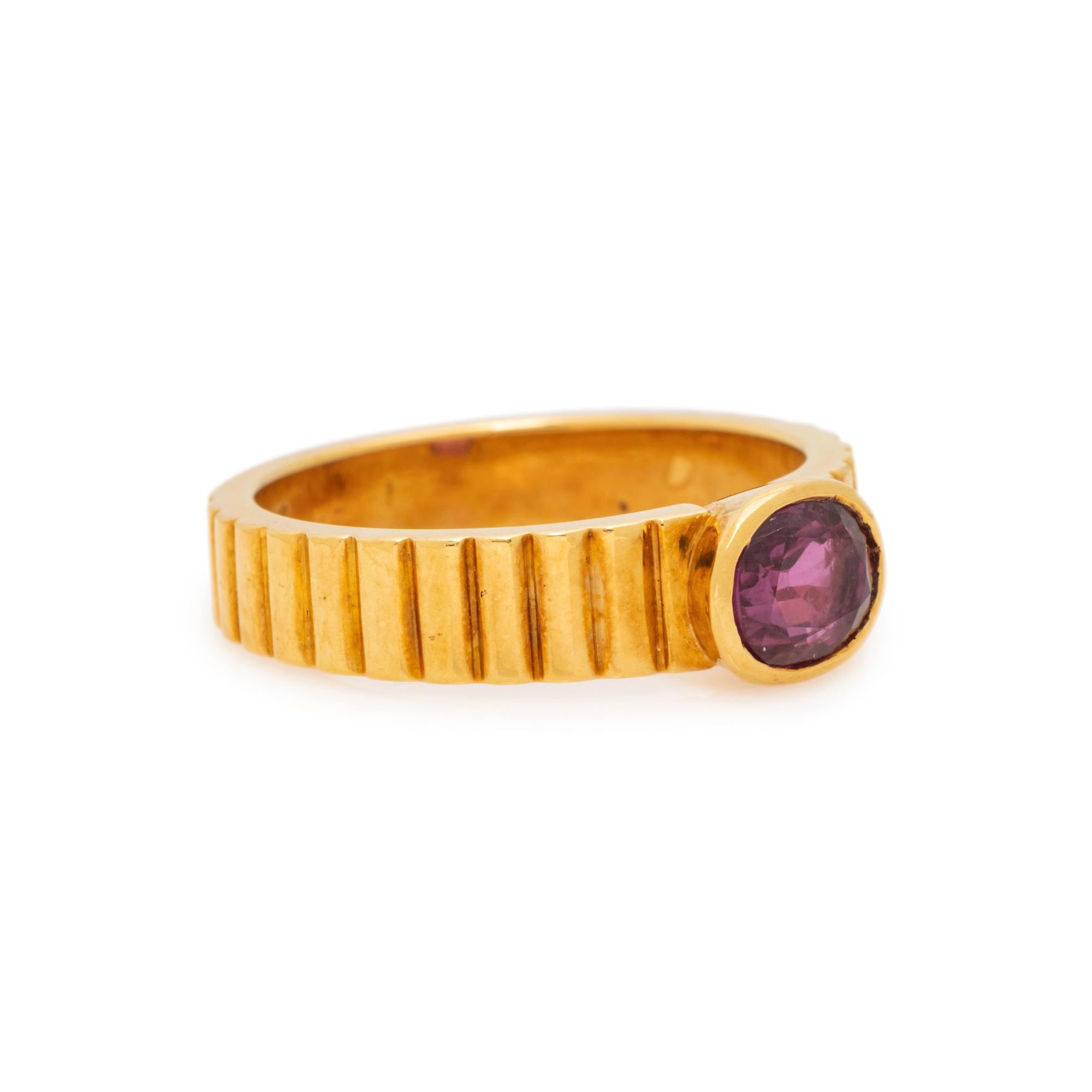 YELLOW GOLD AND RUBY RING