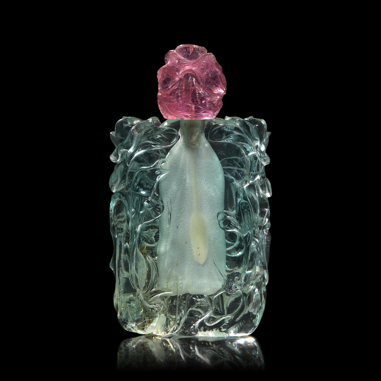 A Fine Chinese Carved Aquamarine Snuff Bottle, 19th Century