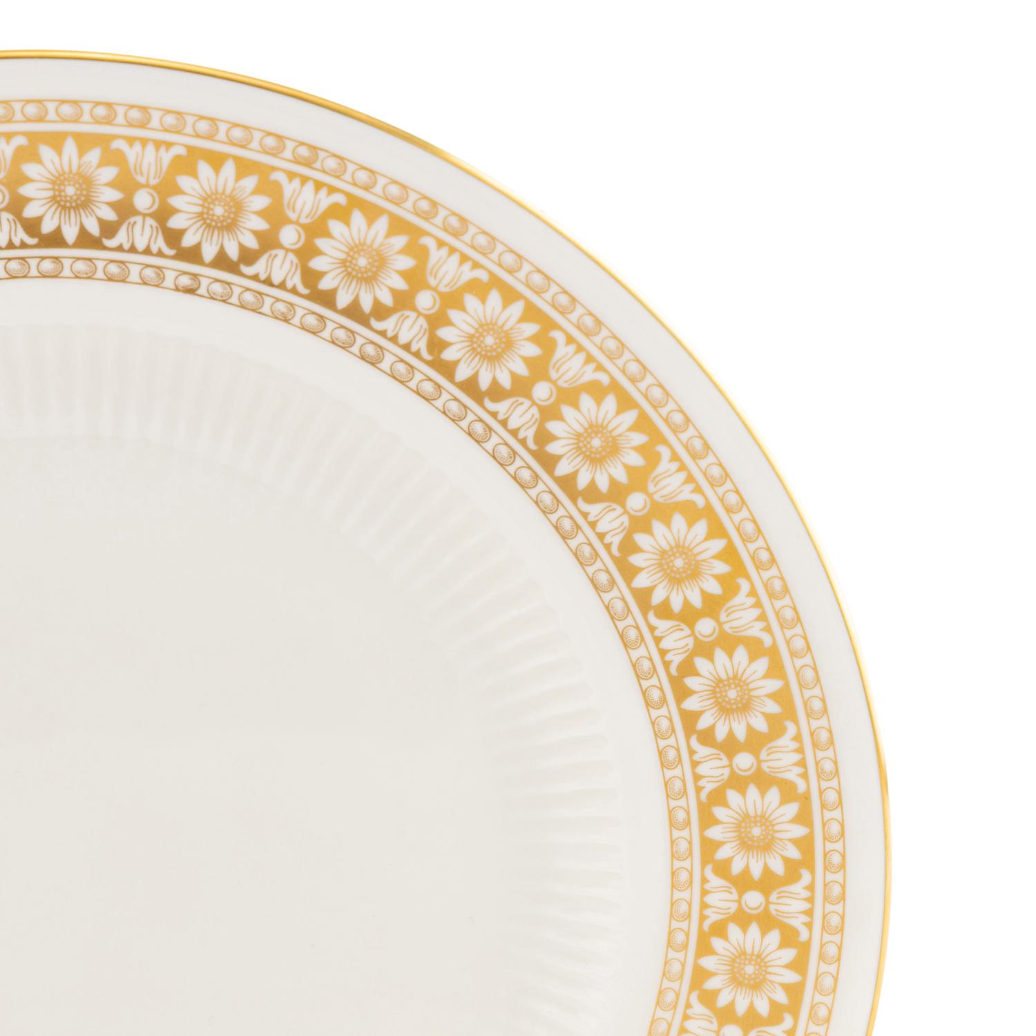 A Wedgwood Marguerite Porcelain Dinner Service