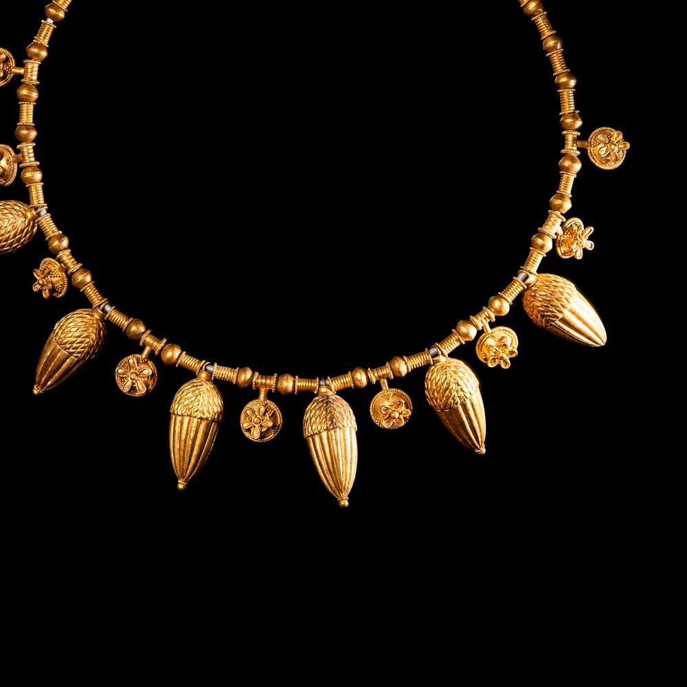 A Greek Gold Necklace with Acorn Pendants
