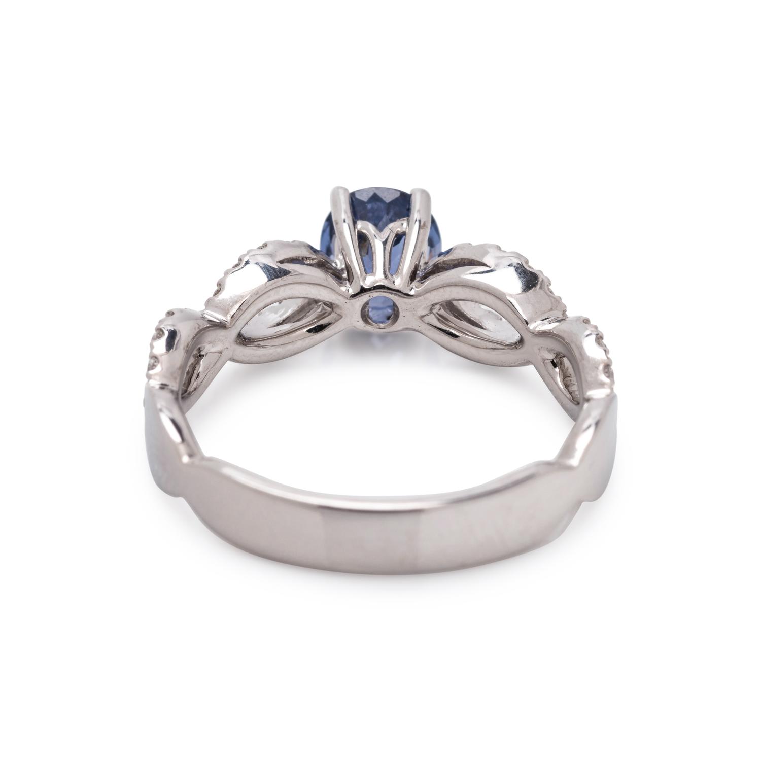 SAPPHIRE AND DIAMOND RING
