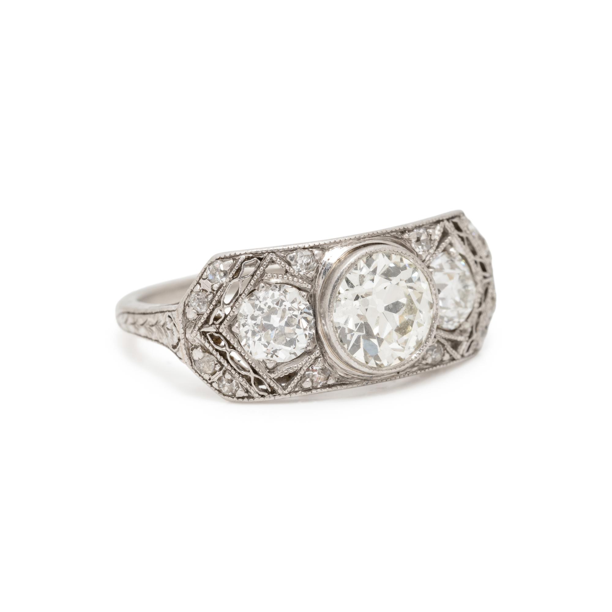 EDWARDIAN, PLATINUM AND DIAMOND RING