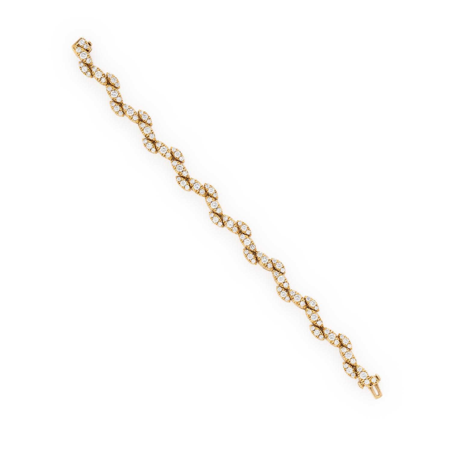 OSCAR HEYMAN BROTHERS, DIAMOND AND YELLOW GOLD BRACELET