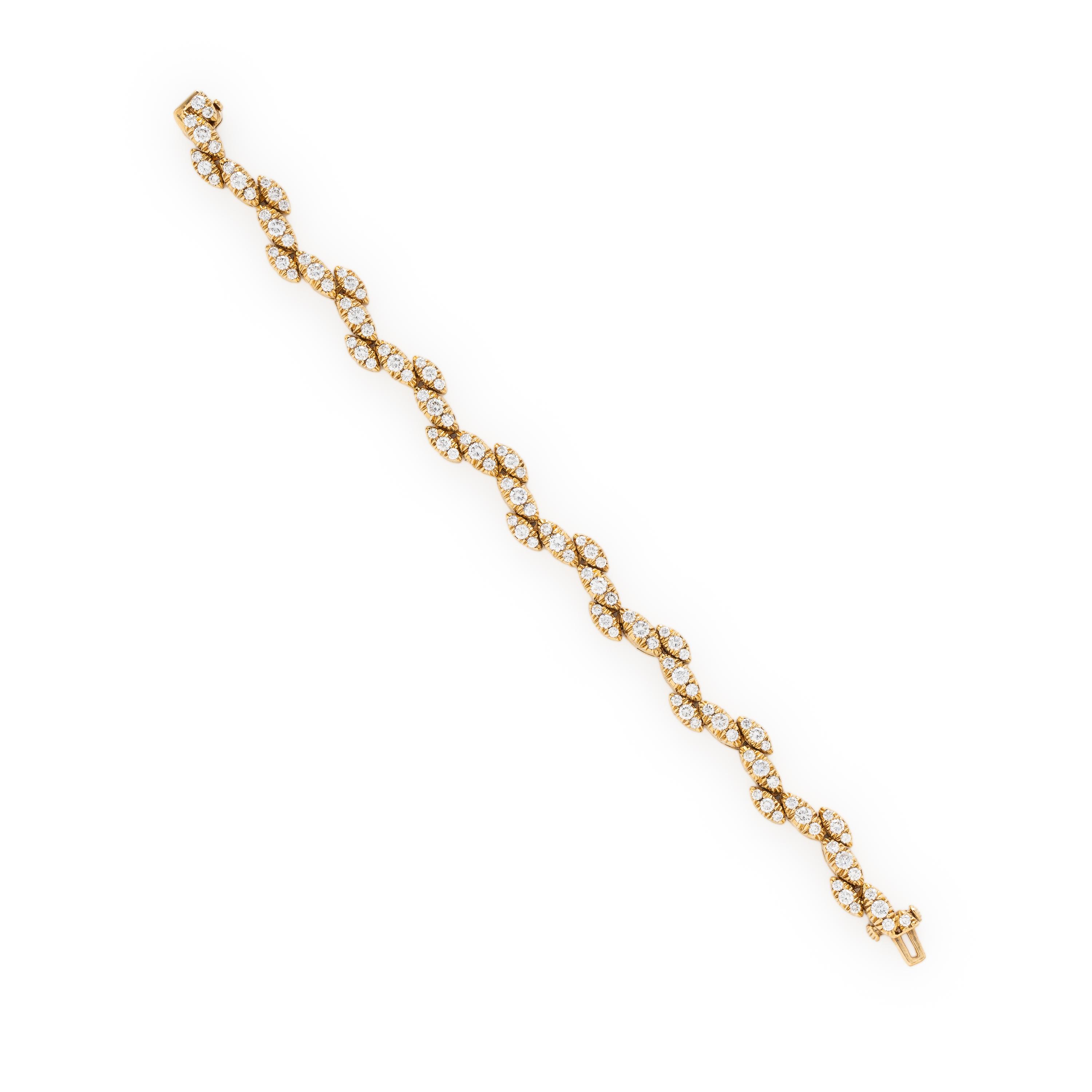 OSCAR HEYMAN BROTHERS, DIAMOND AND YELLOW GOLD BRACELET