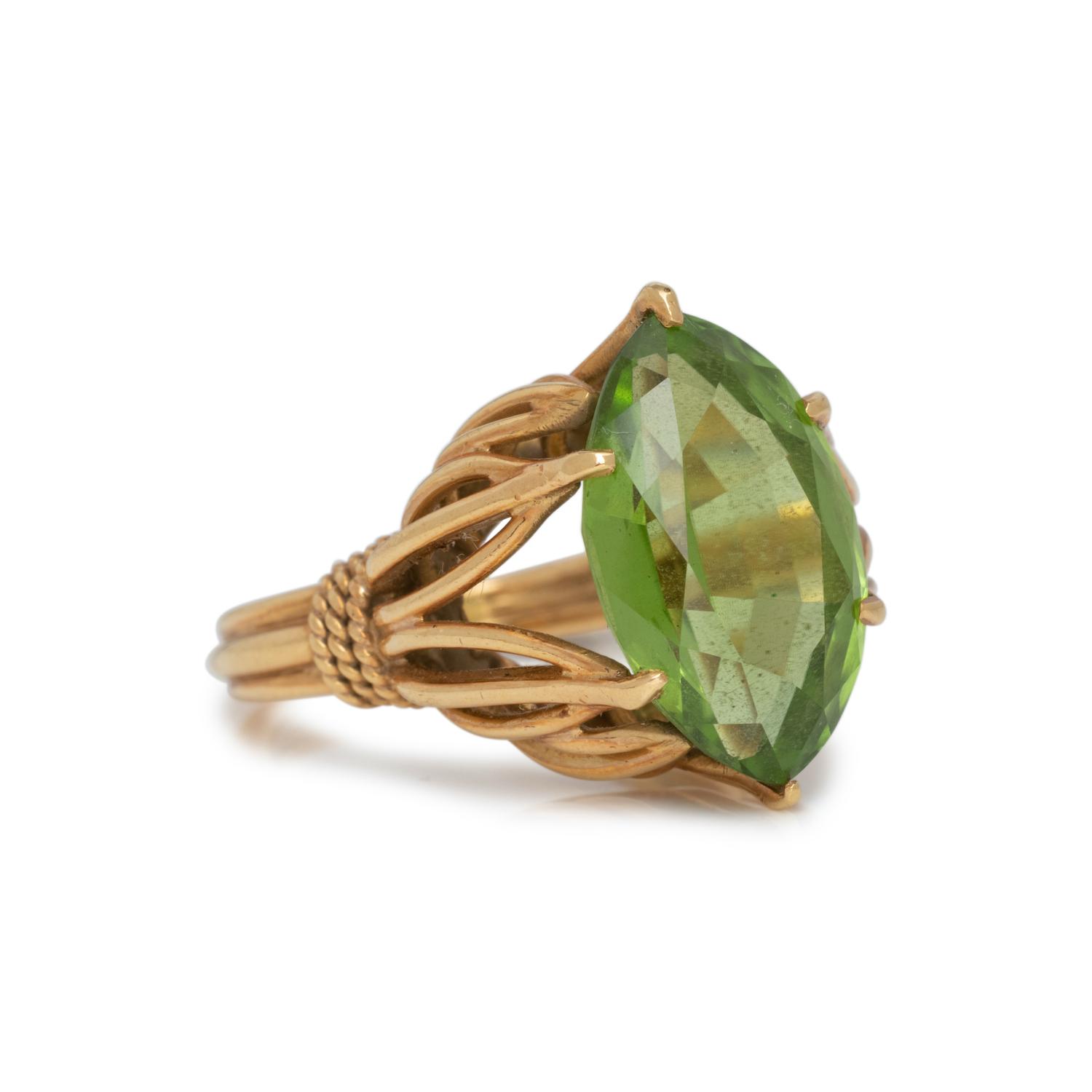 CARTIER, YELLOW GOLD AND PERIDOT RING