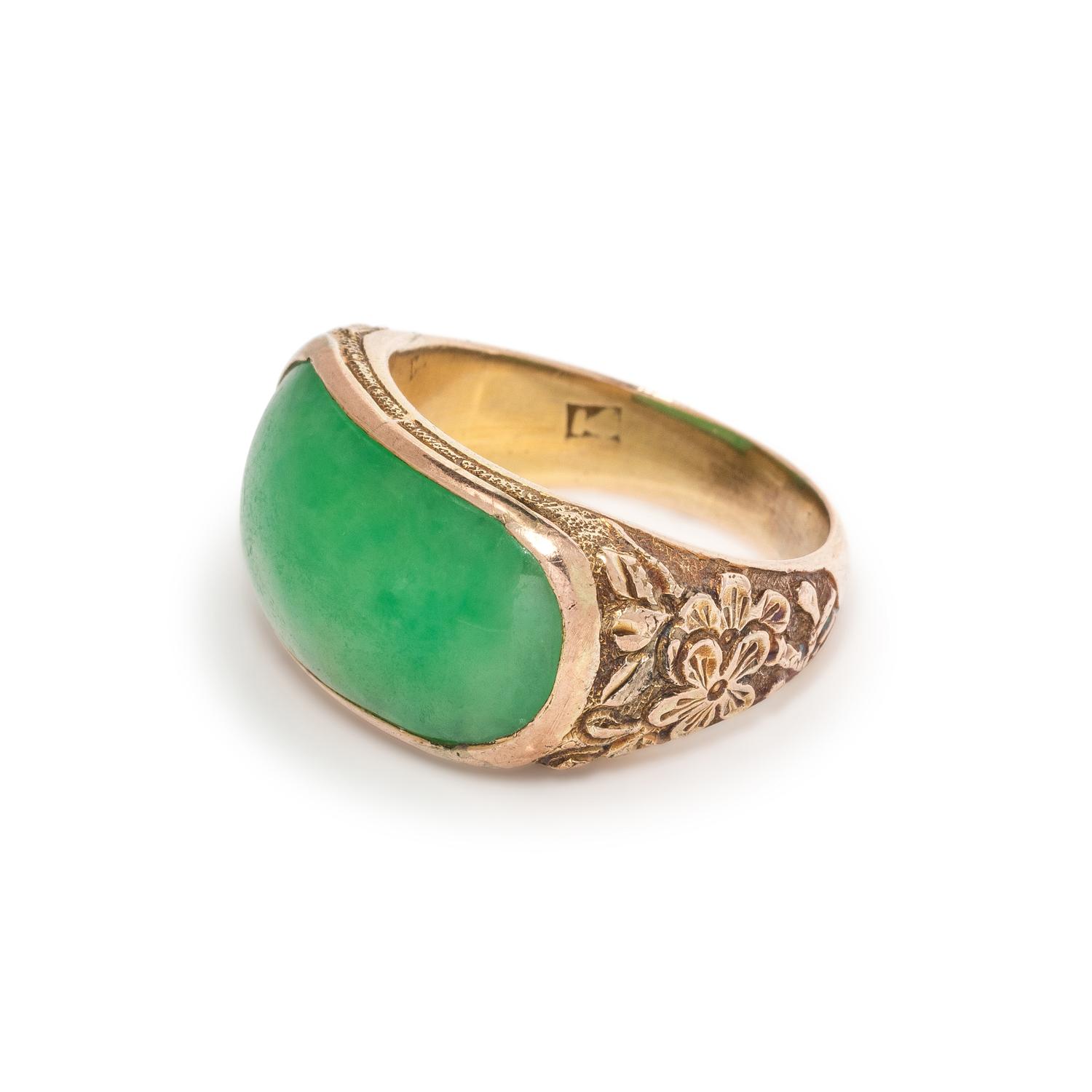 YELLOW GOLD AND JADE RING