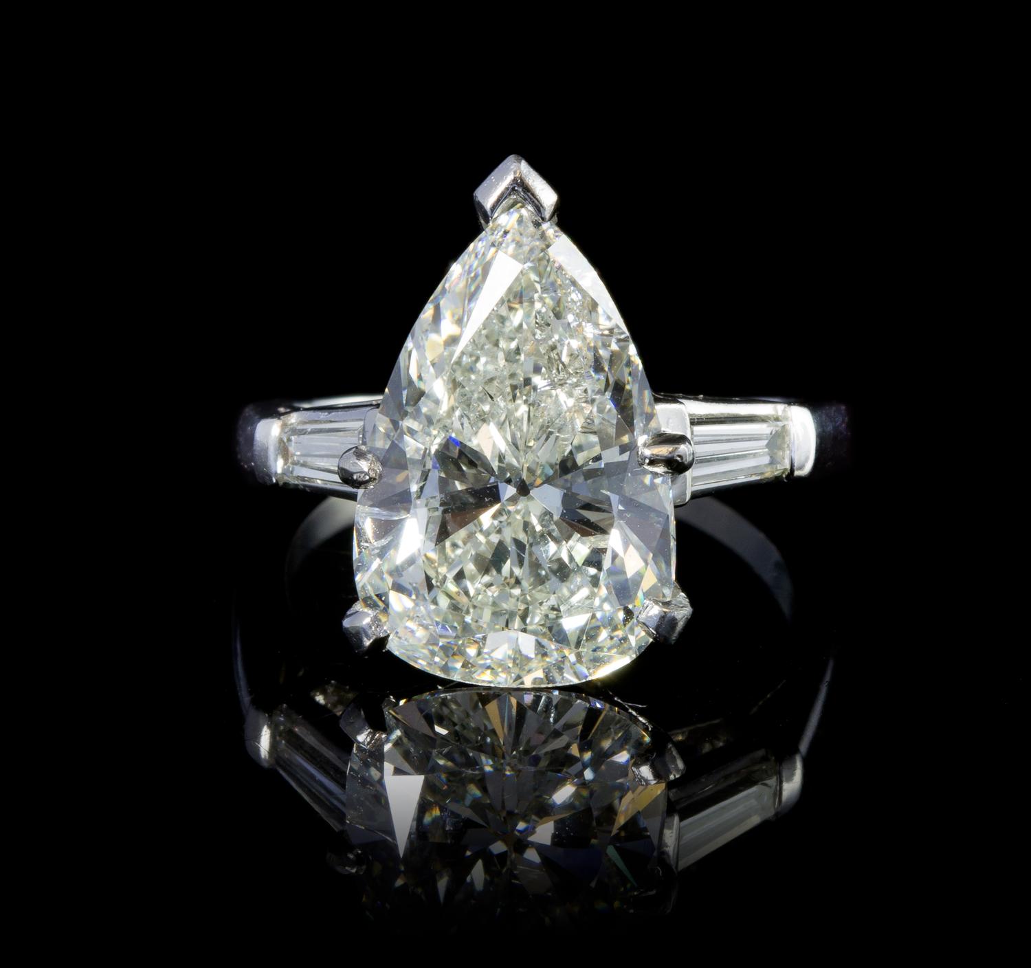 A Platinum and Pear Shape Diamond Ring, 7.40 dwts.