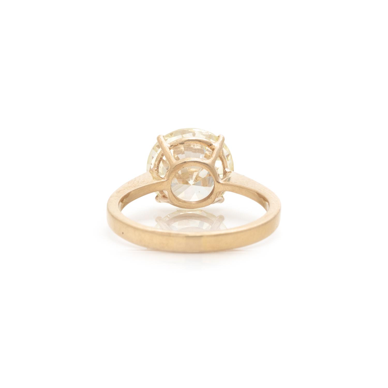 DIAMOND RING