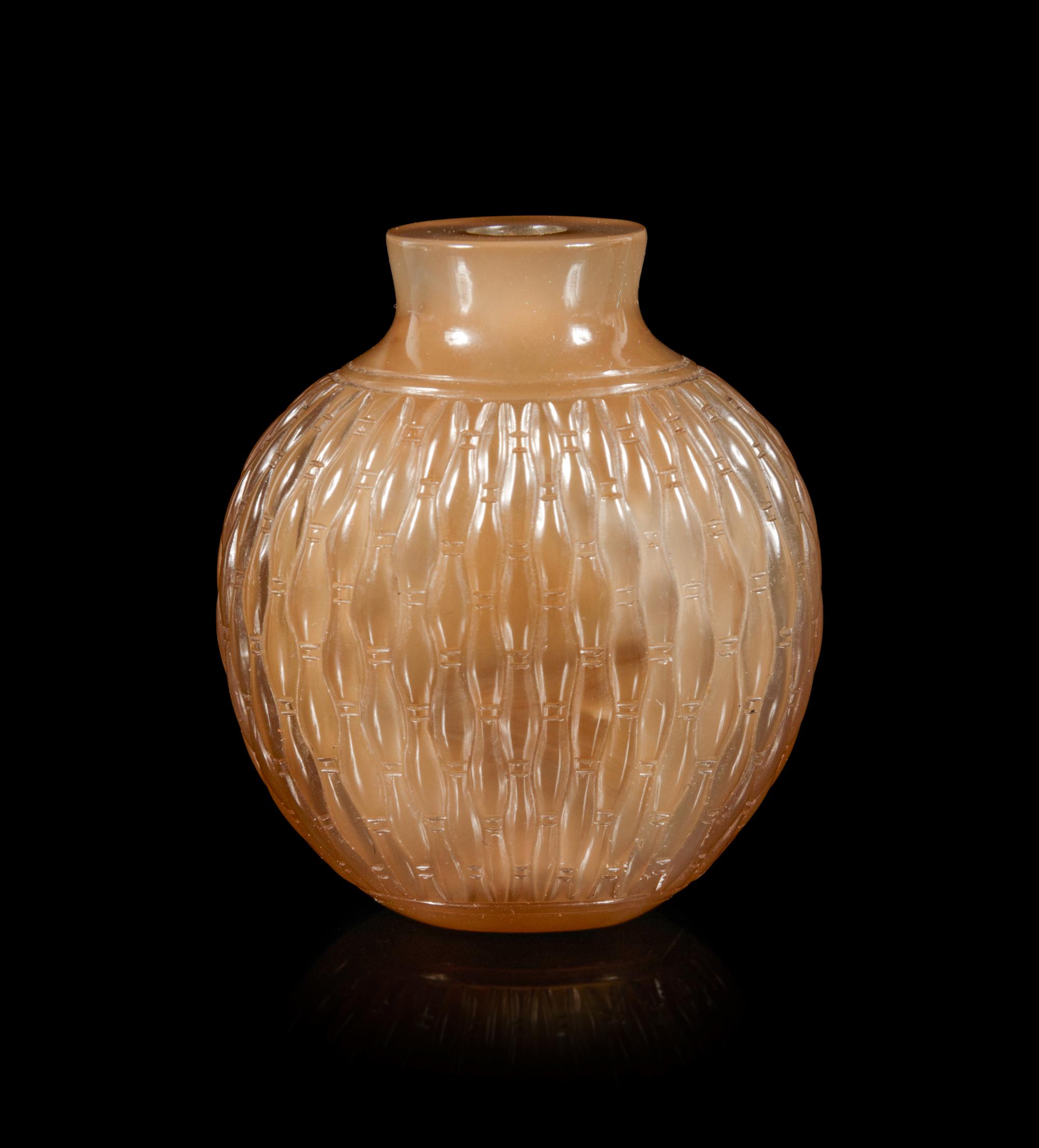 A Carved Agate ‘Basket Weave’ Snuff Bottle
